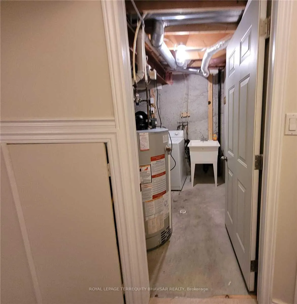 Photo 29 of 218 Featherstone Crescent, Kitchener, Huron Park — HOMEH
