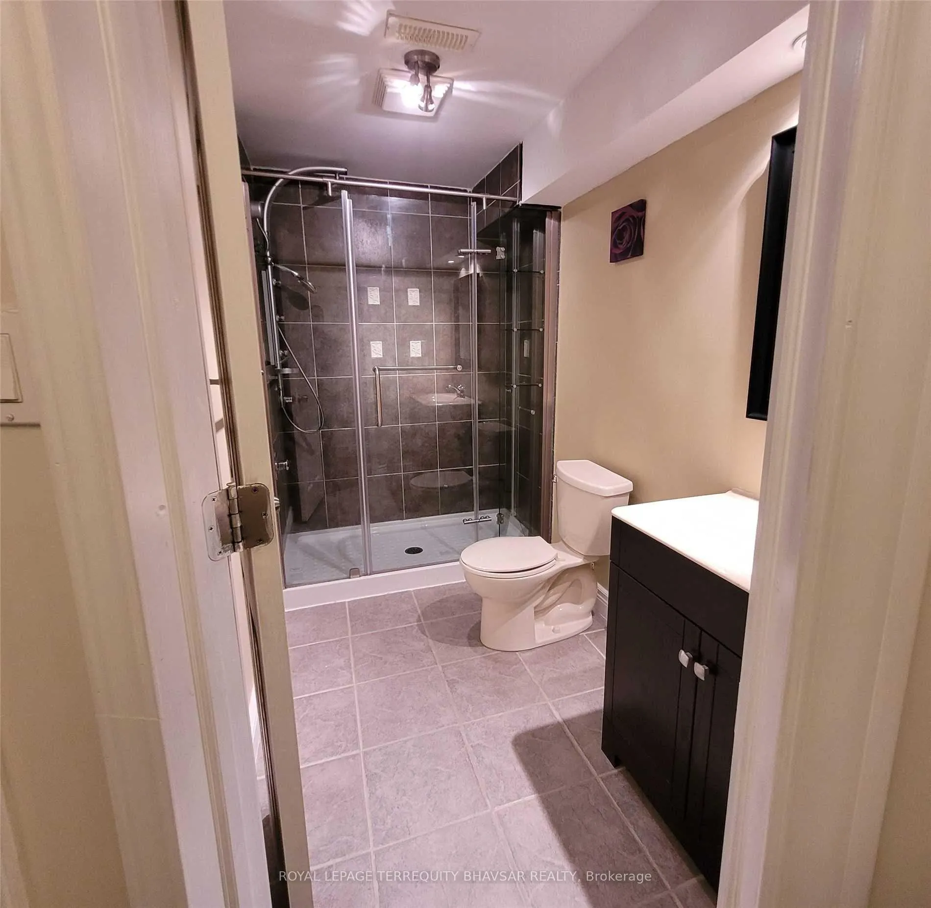 Photo 30 of 218 Featherstone Crescent, Kitchener, Huron Park — HOMEH