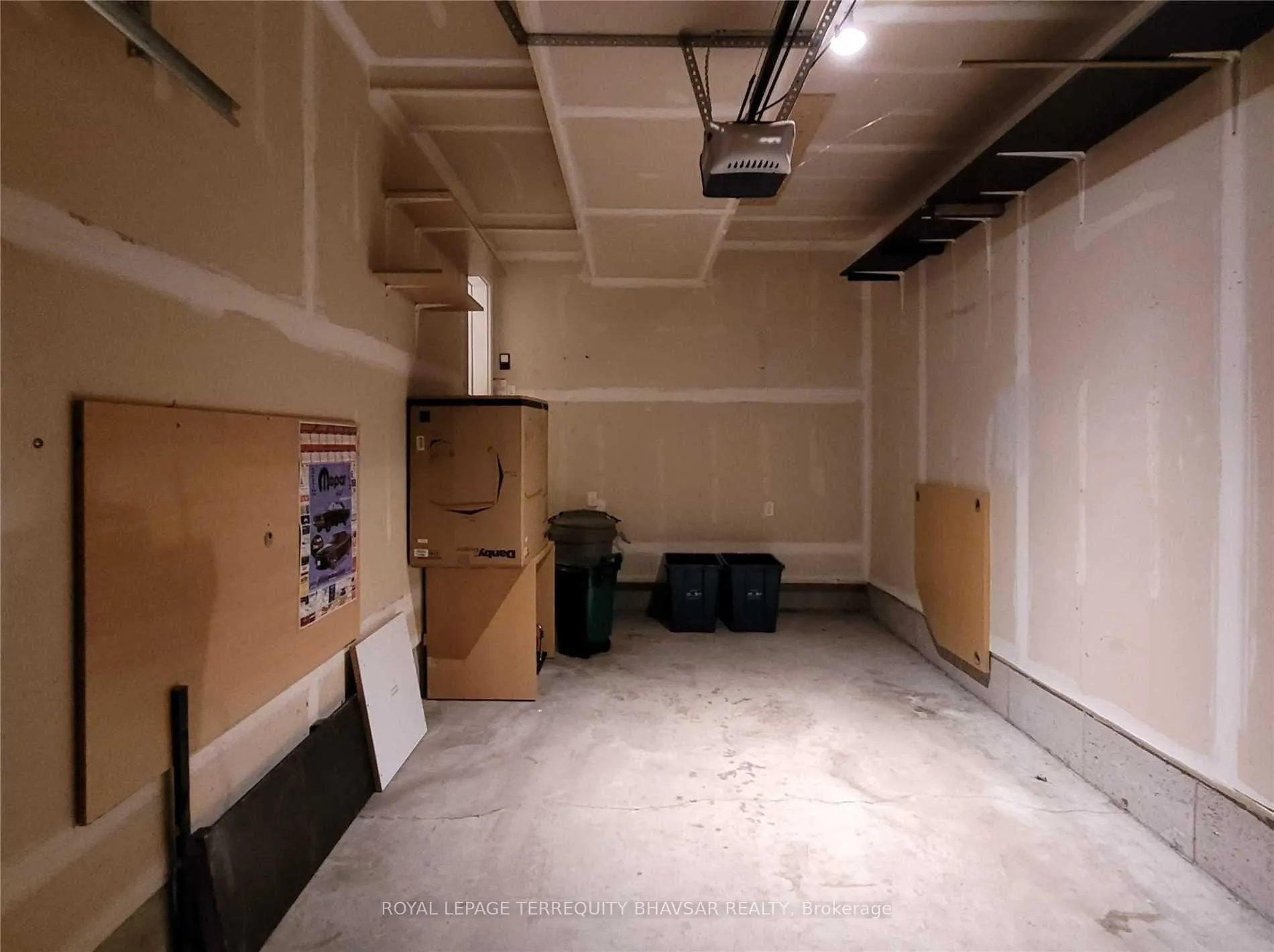 Photo 35 of 218 Featherstone Crescent, Kitchener, Huron Park — HOMEH