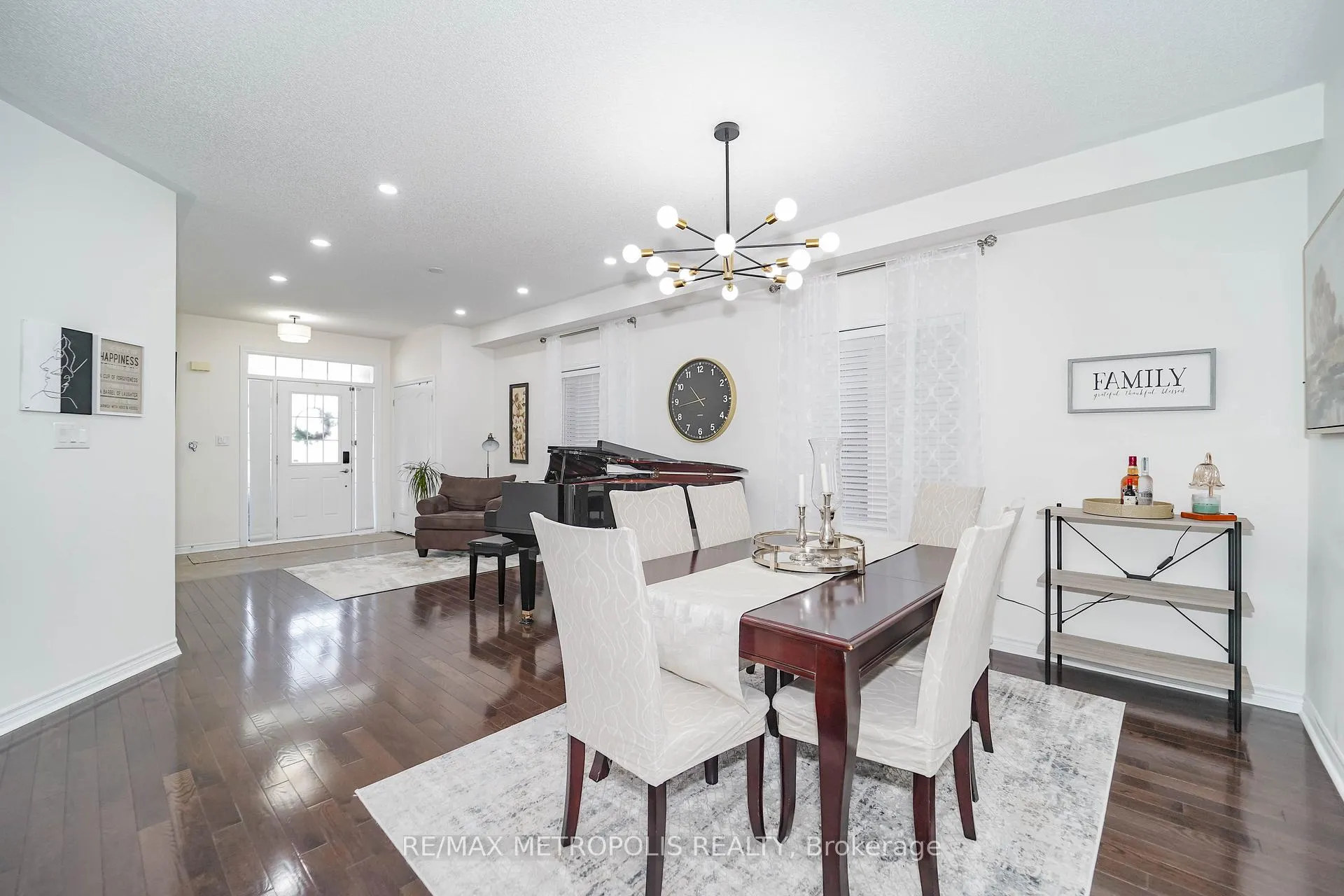 Photo 11 of 82 Mcroberts Crescent, Clarington, Courtice — HOMEH