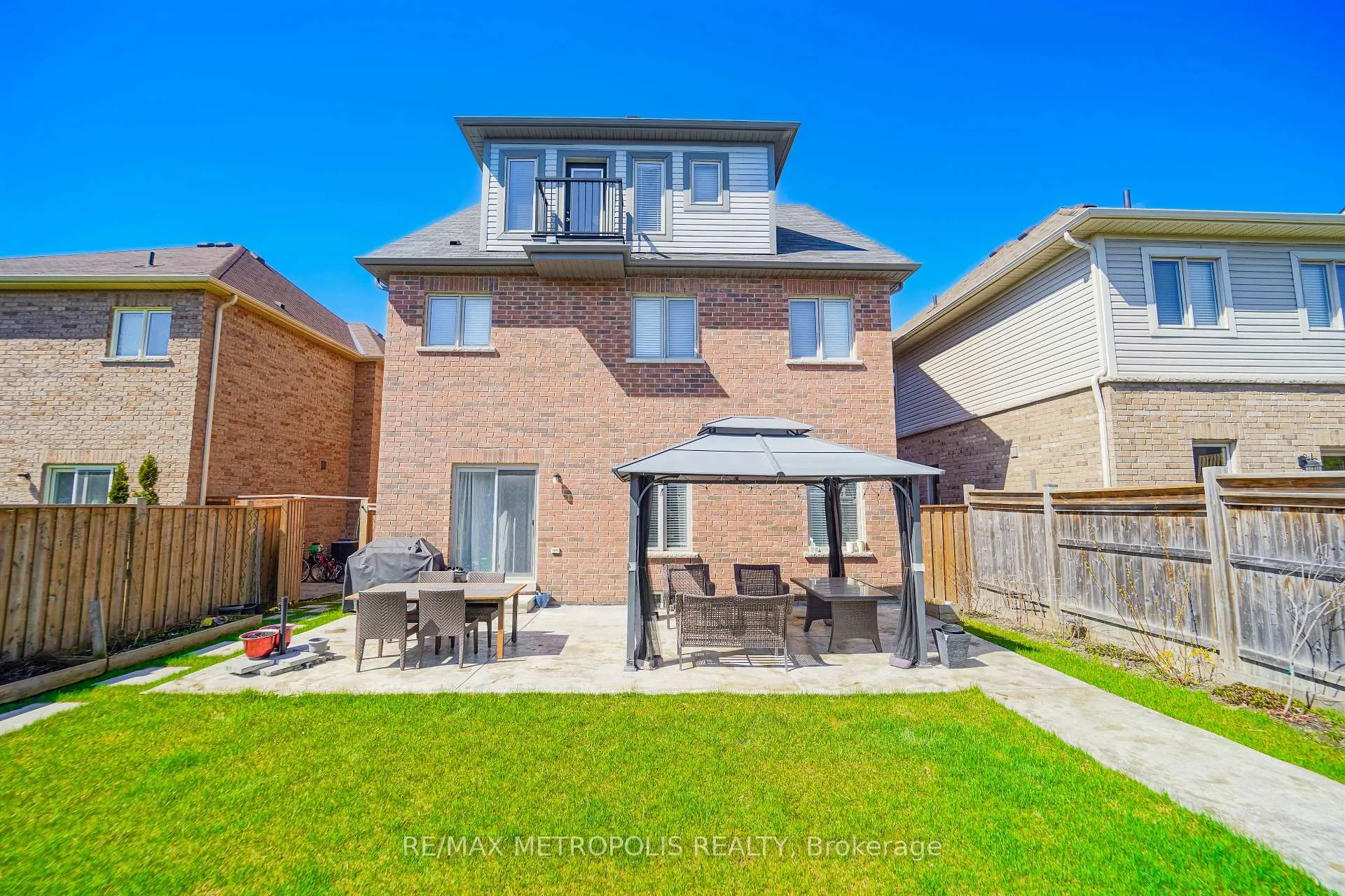 Photo 21 of 82 Mcroberts Crescent, Clarington, Courtice — HOMEH