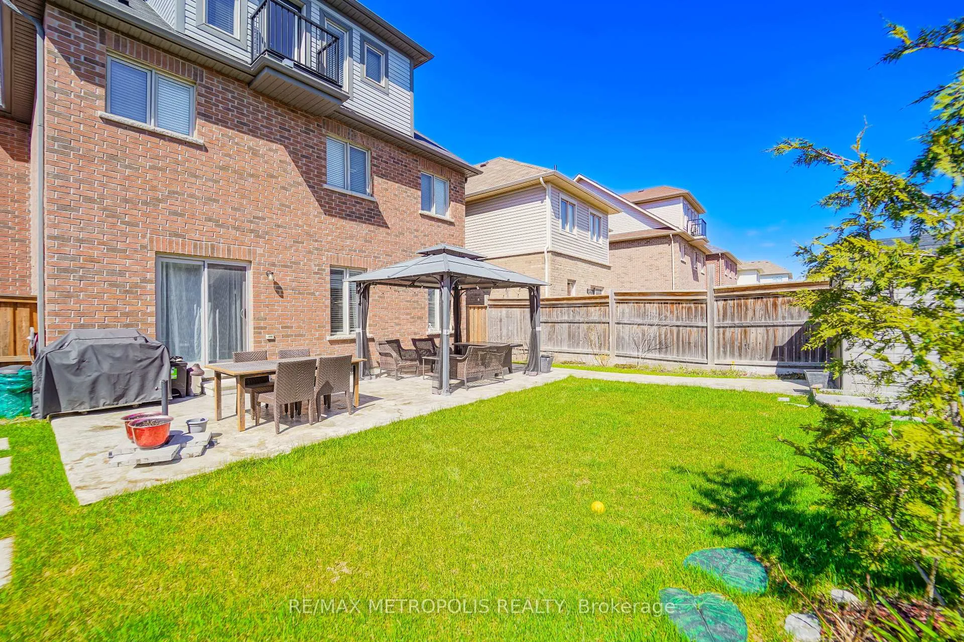 Photo 24 of 82 Mcroberts Crescent, Clarington, Courtice — HOMEH