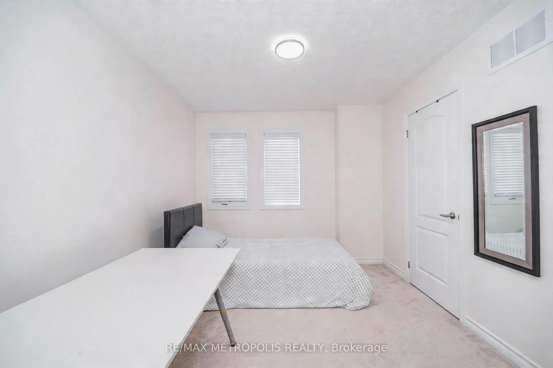Photo 34 of 82 Mcroberts Crescent, Clarington, Courtice — HOMEH