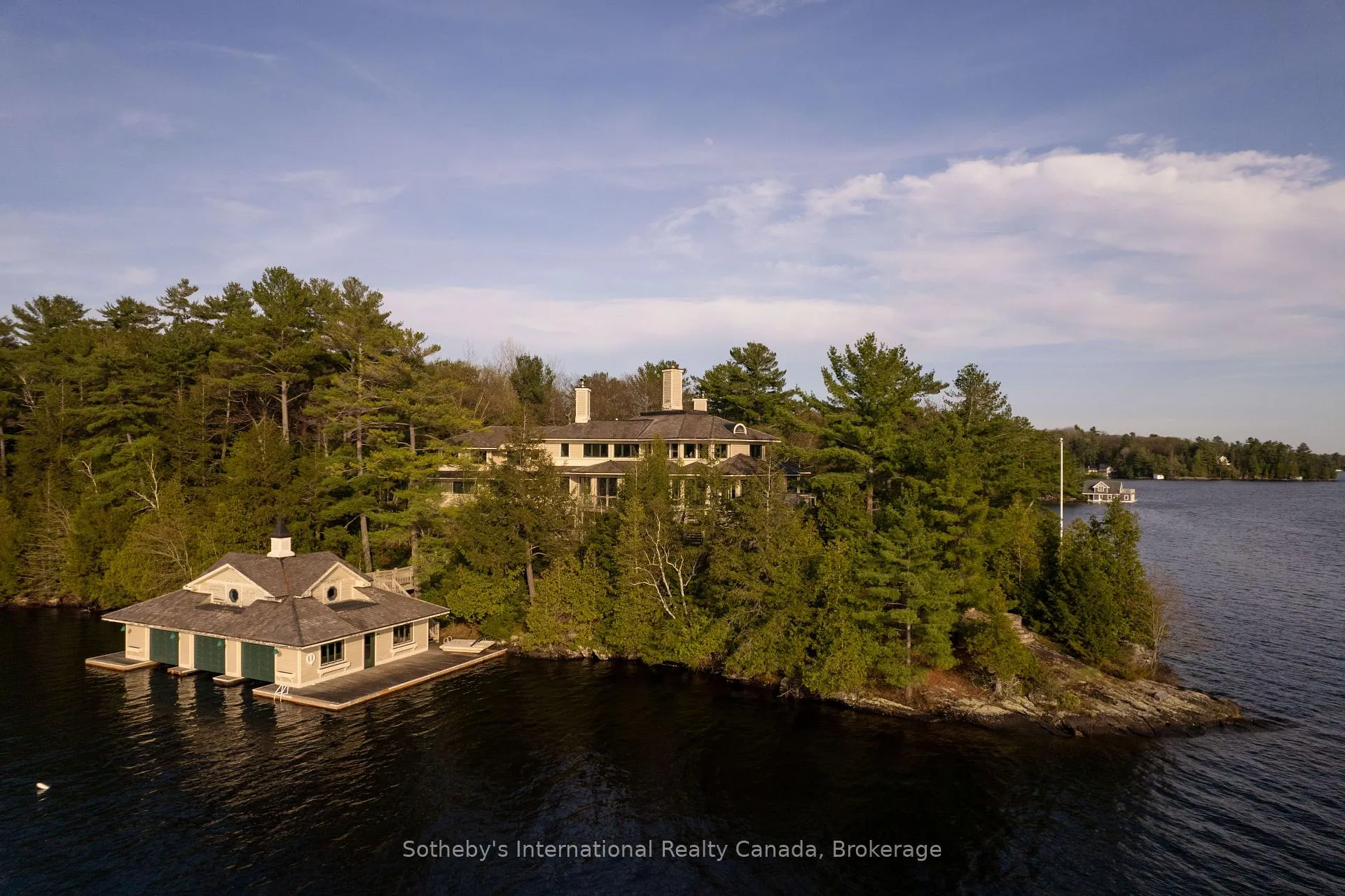 Photo 5 of Unit Point Cottage, 1250 Waldmere Road, Bracebridge, Monck (Bracebridge) — HOMEH