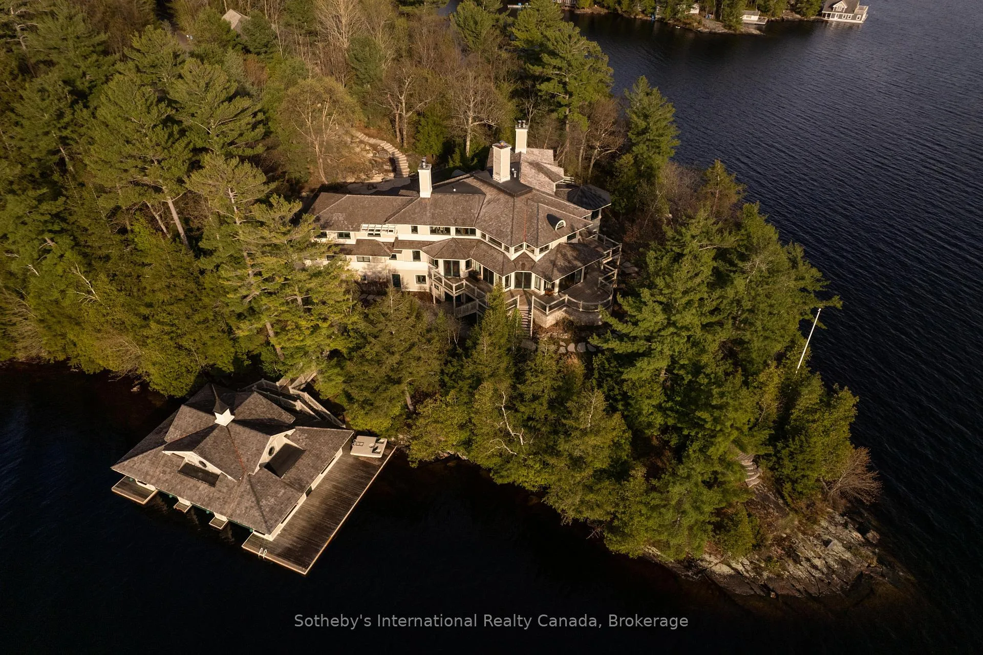 Photo 8 of Unit Point Cottage, 1250 Waldmere Road, Bracebridge, Monck (Bracebridge) — HOMEH