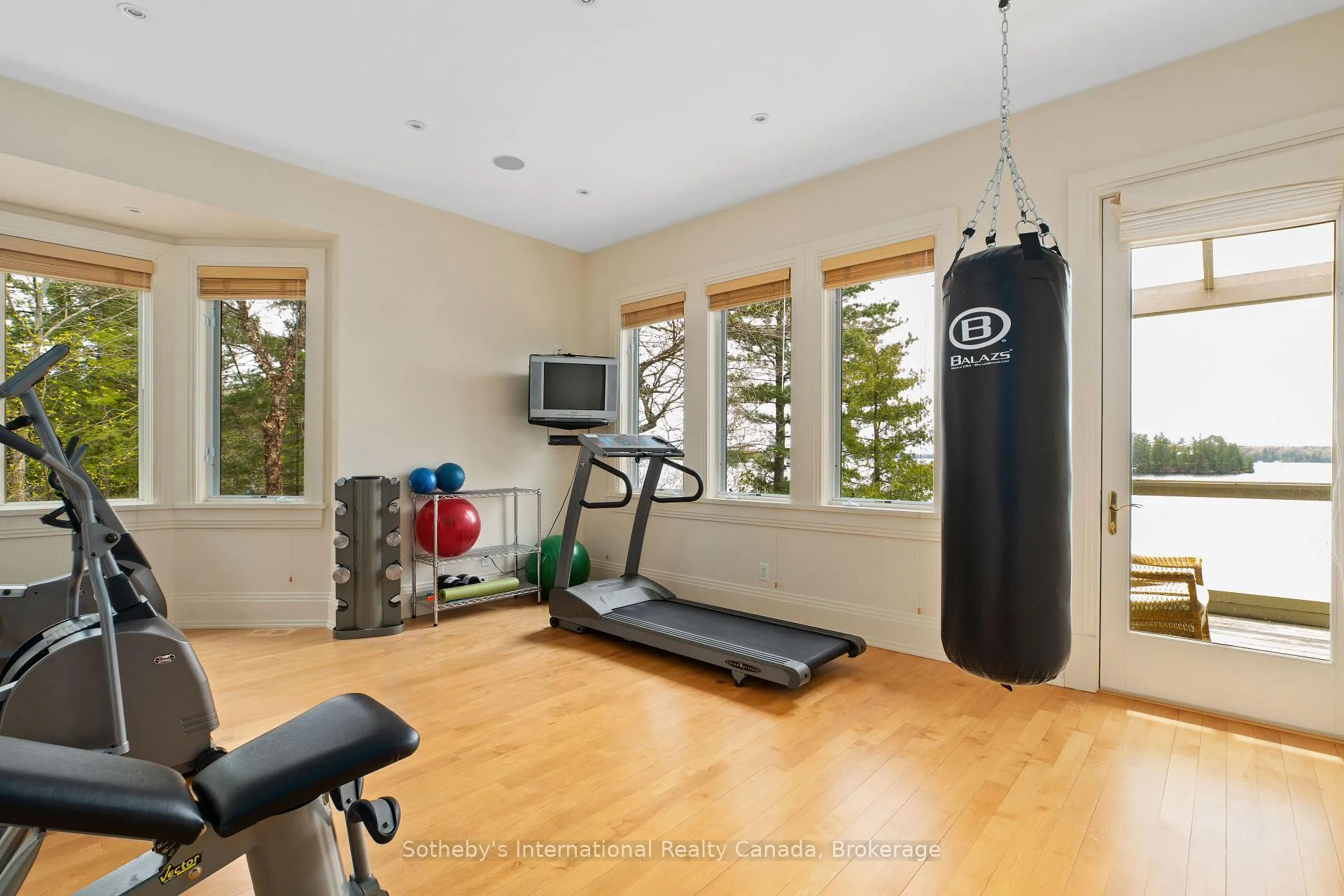 Photo 15 of Unit Point Cottage, 1250 Waldmere Road, Bracebridge, Monck (Bracebridge) — HOMEH