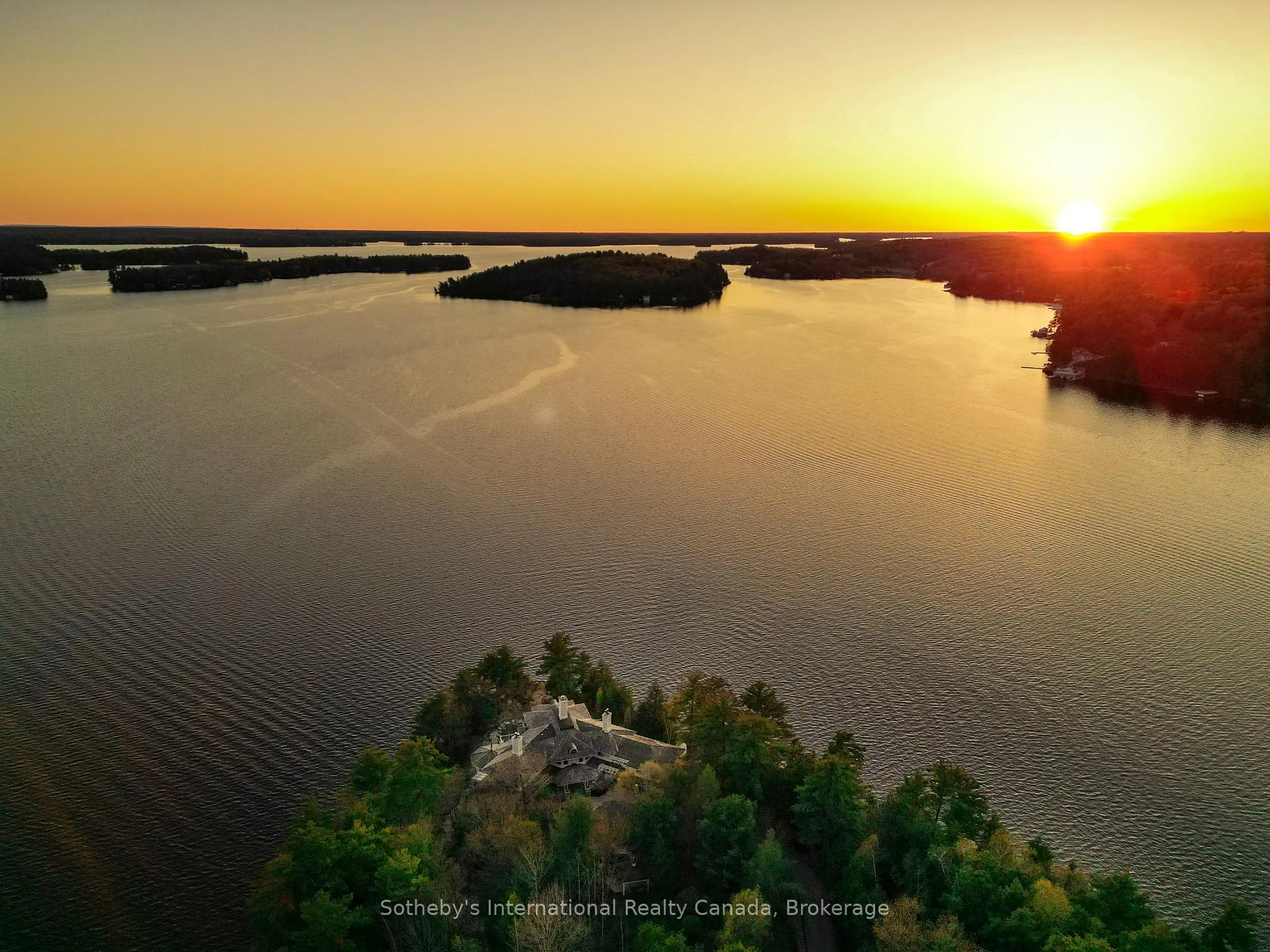 Photo 1 of Unit Point Cottage, 1250 Waldmere Road, Bracebridge, Monck (Bracebridge) — HOMEH