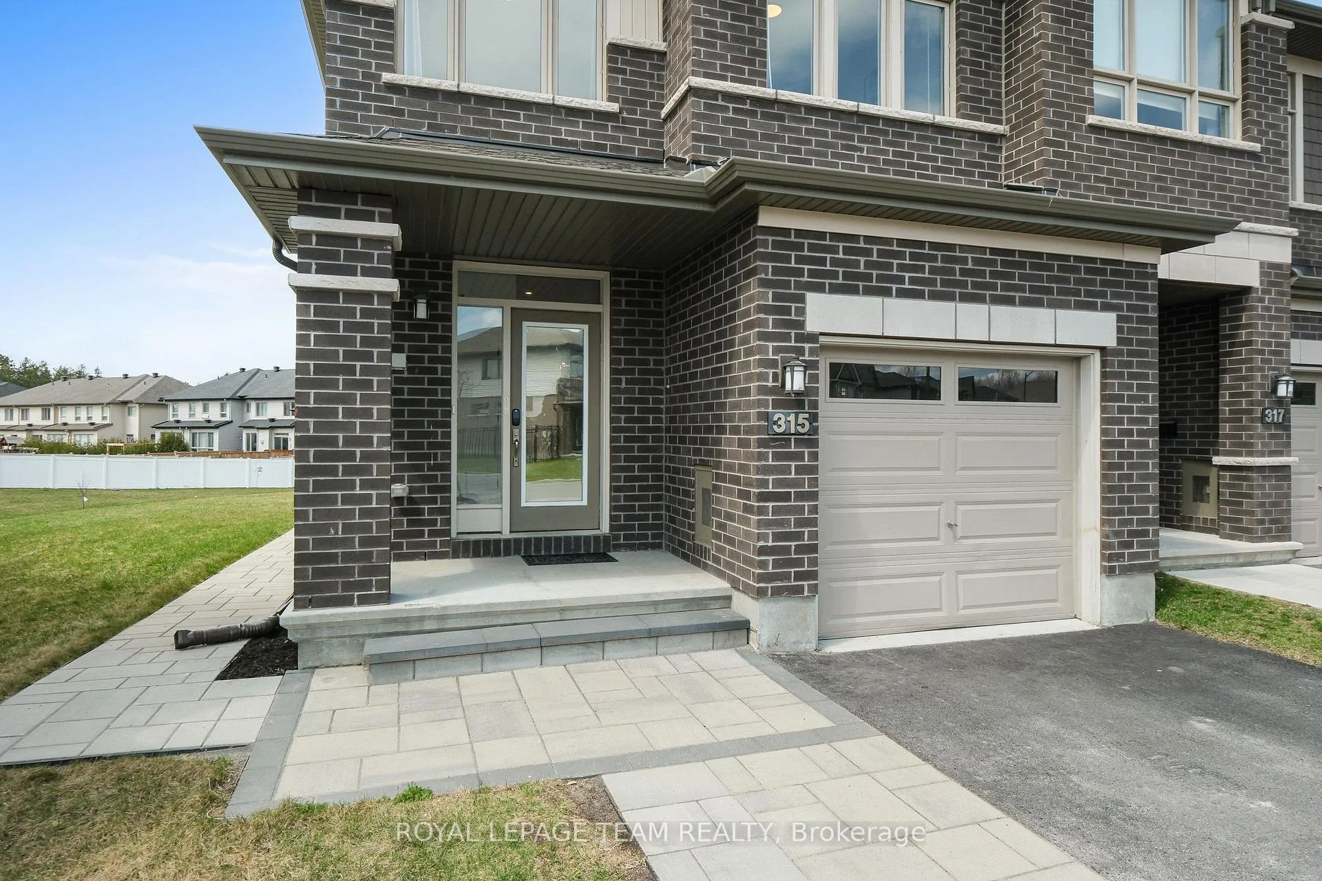 Photo 4 of 315 Big Dipper Street, Ottawa, Riverside South/Gloucester Glen — HOMEH
