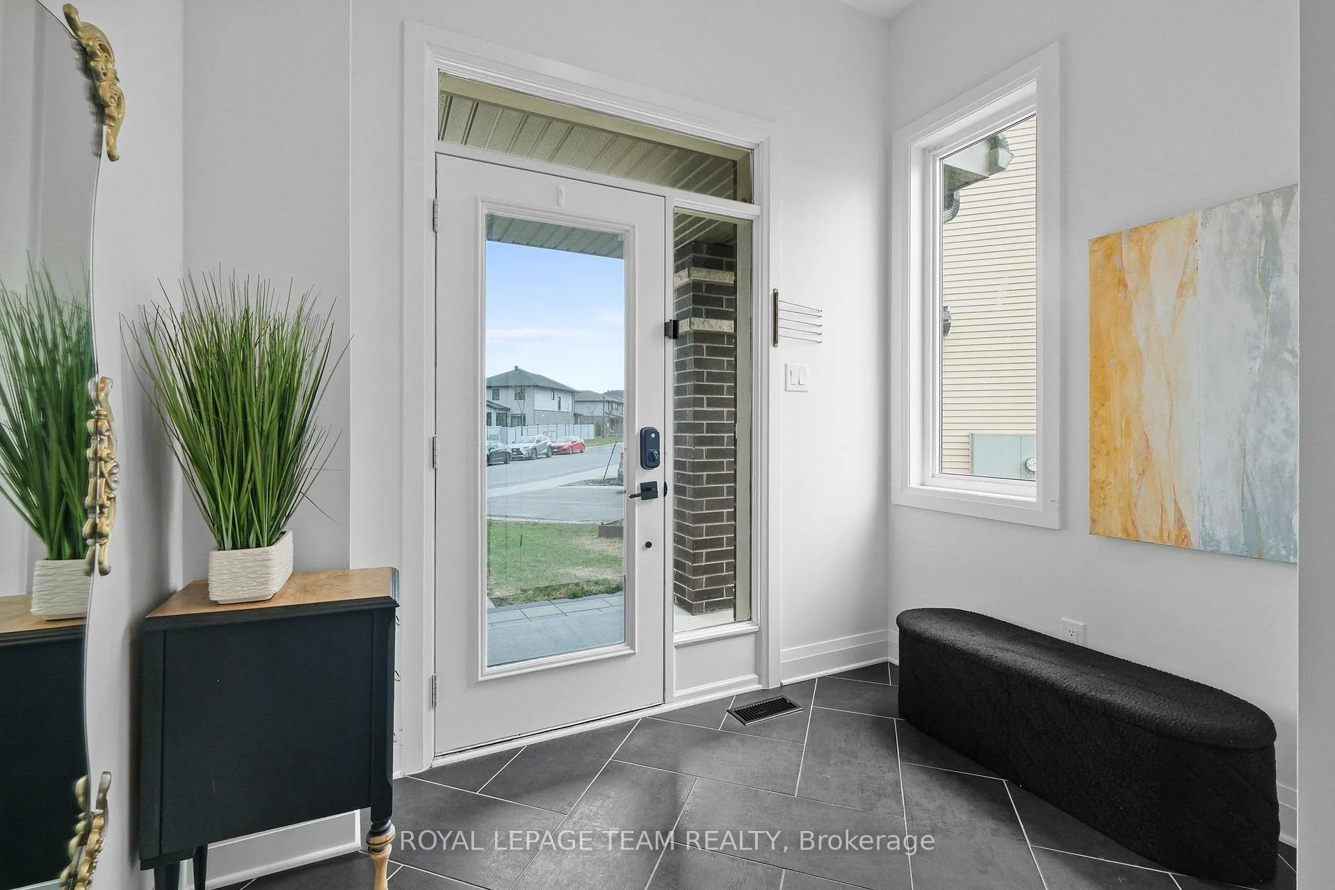 Photo 5 of 315 Big Dipper Street, Ottawa, Riverside South/Gloucester Glen — HOMEH