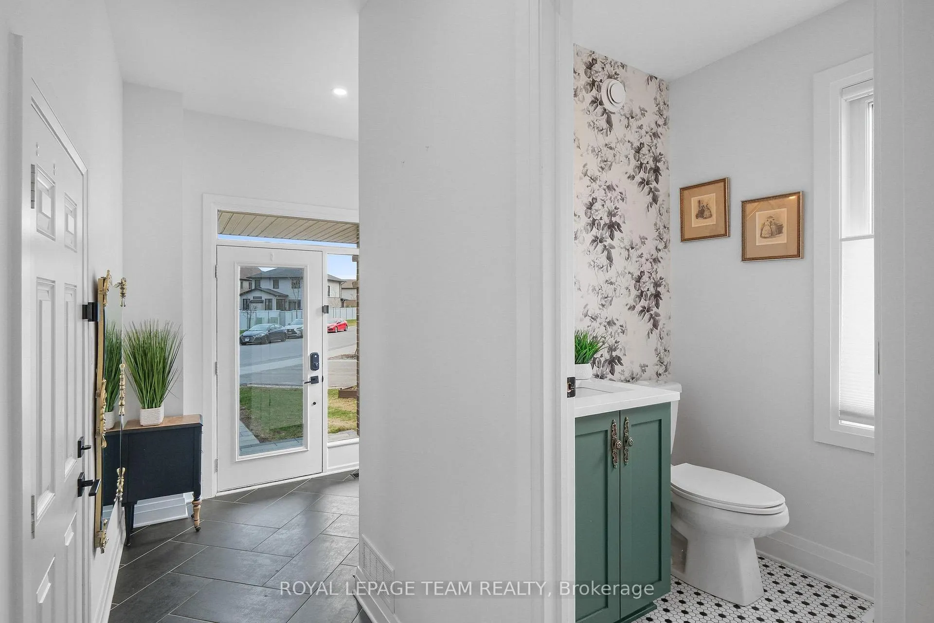 Photo 6 of 315 Big Dipper Street, Ottawa, Riverside South/Gloucester Glen — HOMEH