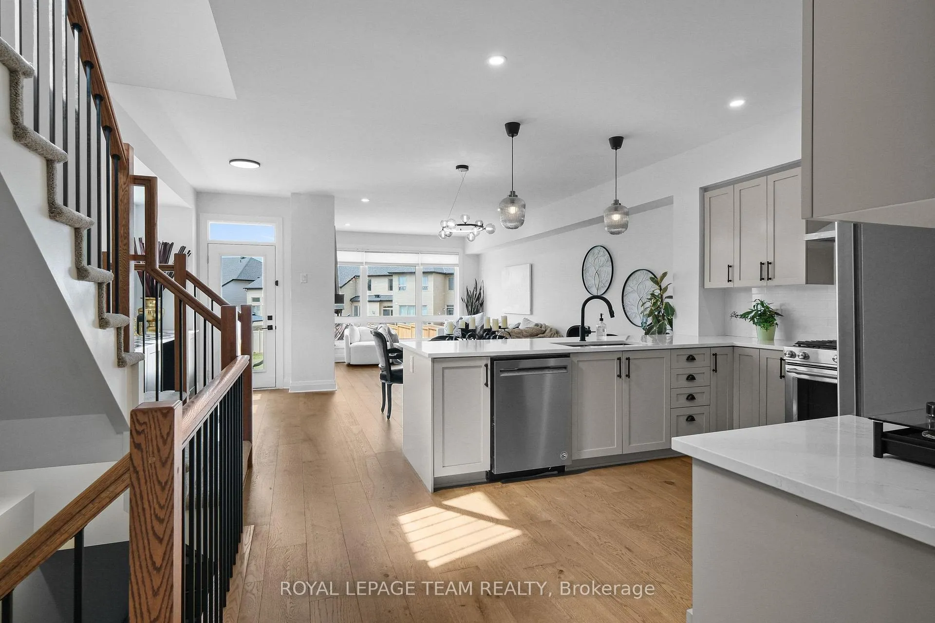 Photo 8 of 315 Big Dipper Street, Ottawa, Riverside South/Gloucester Glen — HOMEH