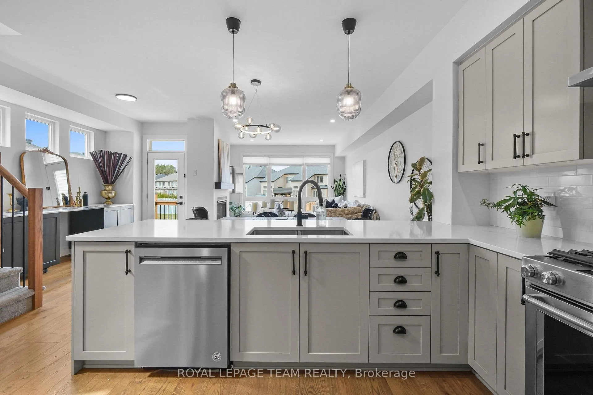 Photo 10 of 315 Big Dipper Street, Ottawa, Riverside South/Gloucester Glen — HOMEH
