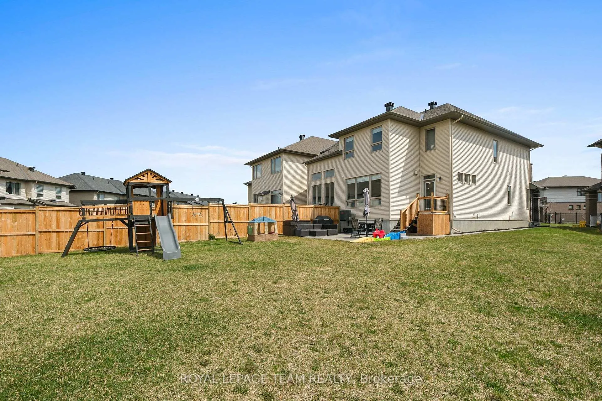 Photo 40 of 315 Big Dipper Street, Ottawa, Riverside South/Gloucester Glen — HOMEH
