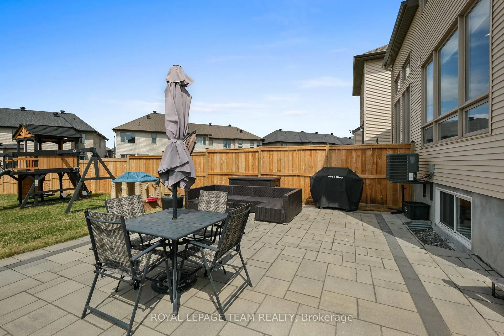 Photo 42 of 315 Big Dipper Street, Ottawa, Riverside South/Gloucester Glen — HOMEH