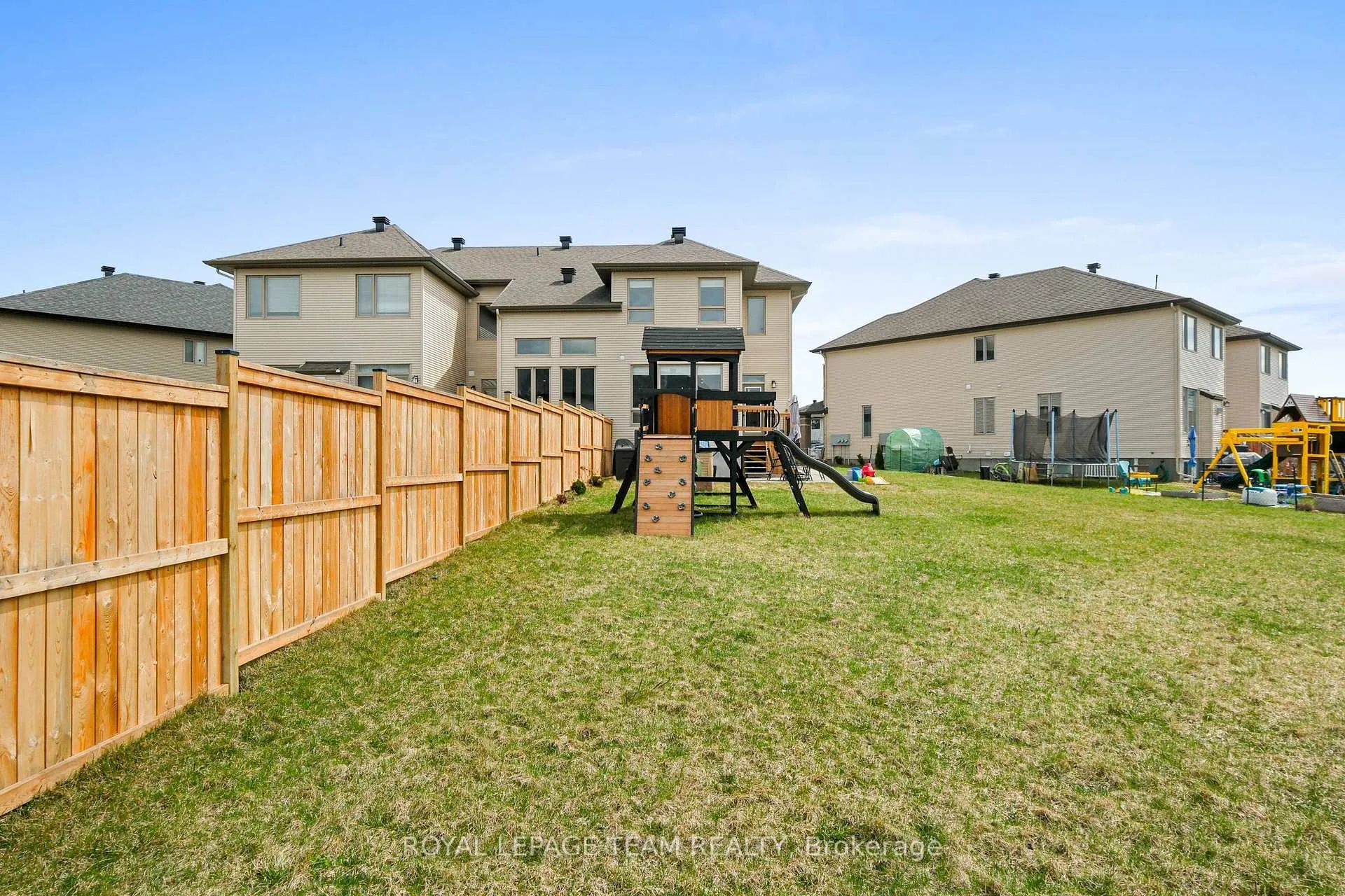 Photo 43 of 315 Big Dipper Street, Ottawa, Riverside South/Gloucester Glen — HOMEH
