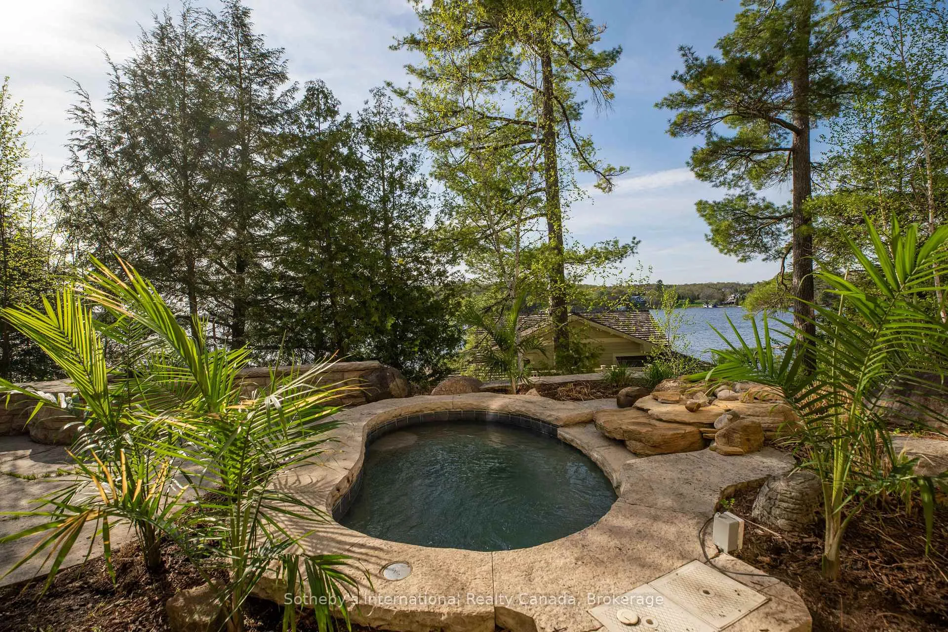 Photo 16 of Unit Full, 1250 Waldmere Road, Bracebridge, Monck (Bracebridge) — HOMEH