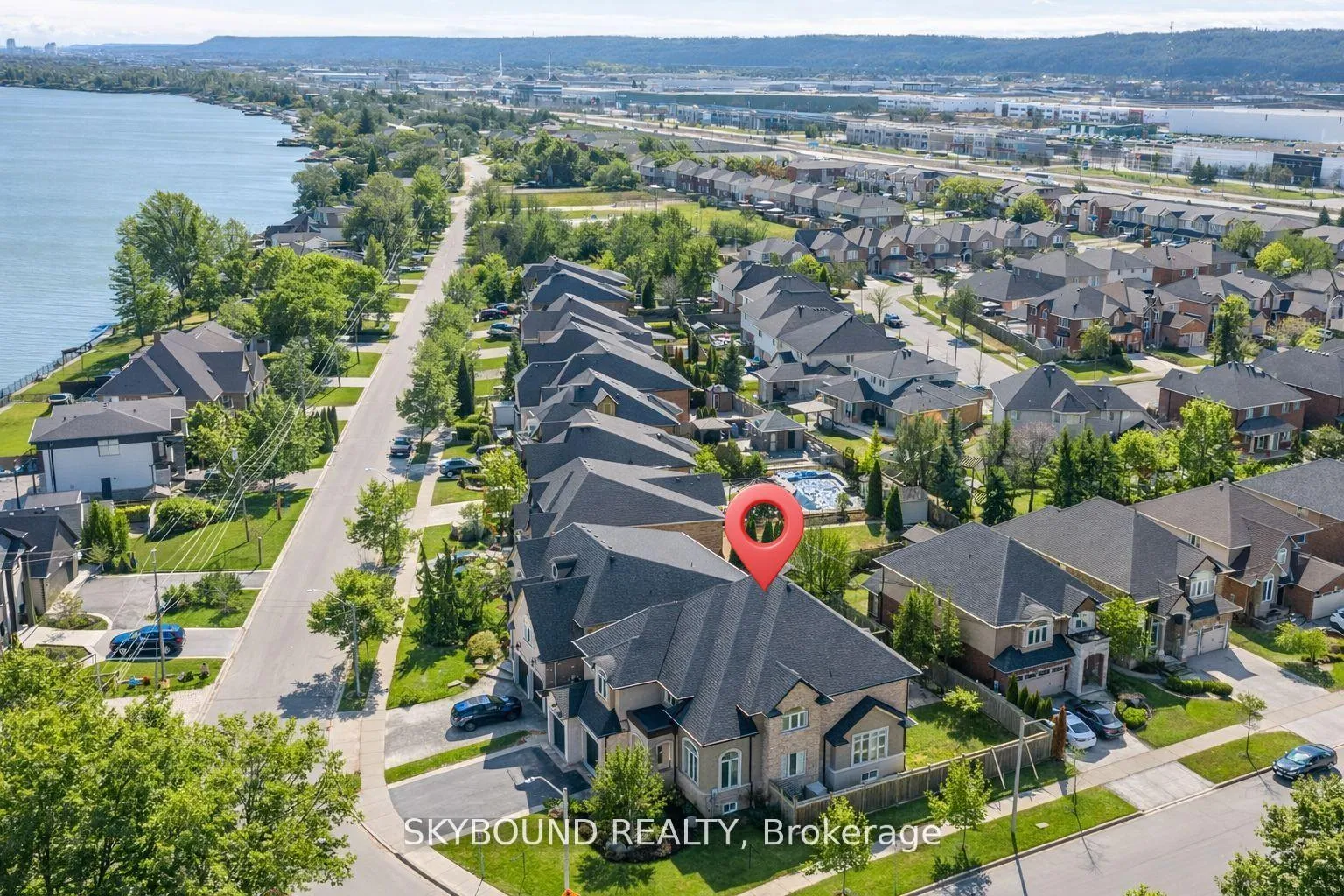 Photo 2 of 101 Seabreeze Crescent, Hamilton, Stoney Creek — HOMEH