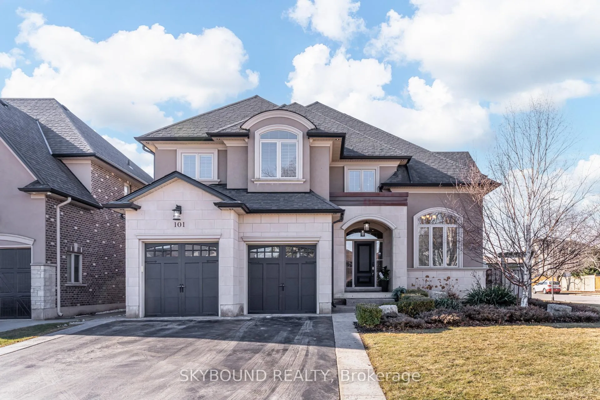 Photo 4 of 101 Seabreeze Crescent, Hamilton, Stoney Creek — HOMEH
