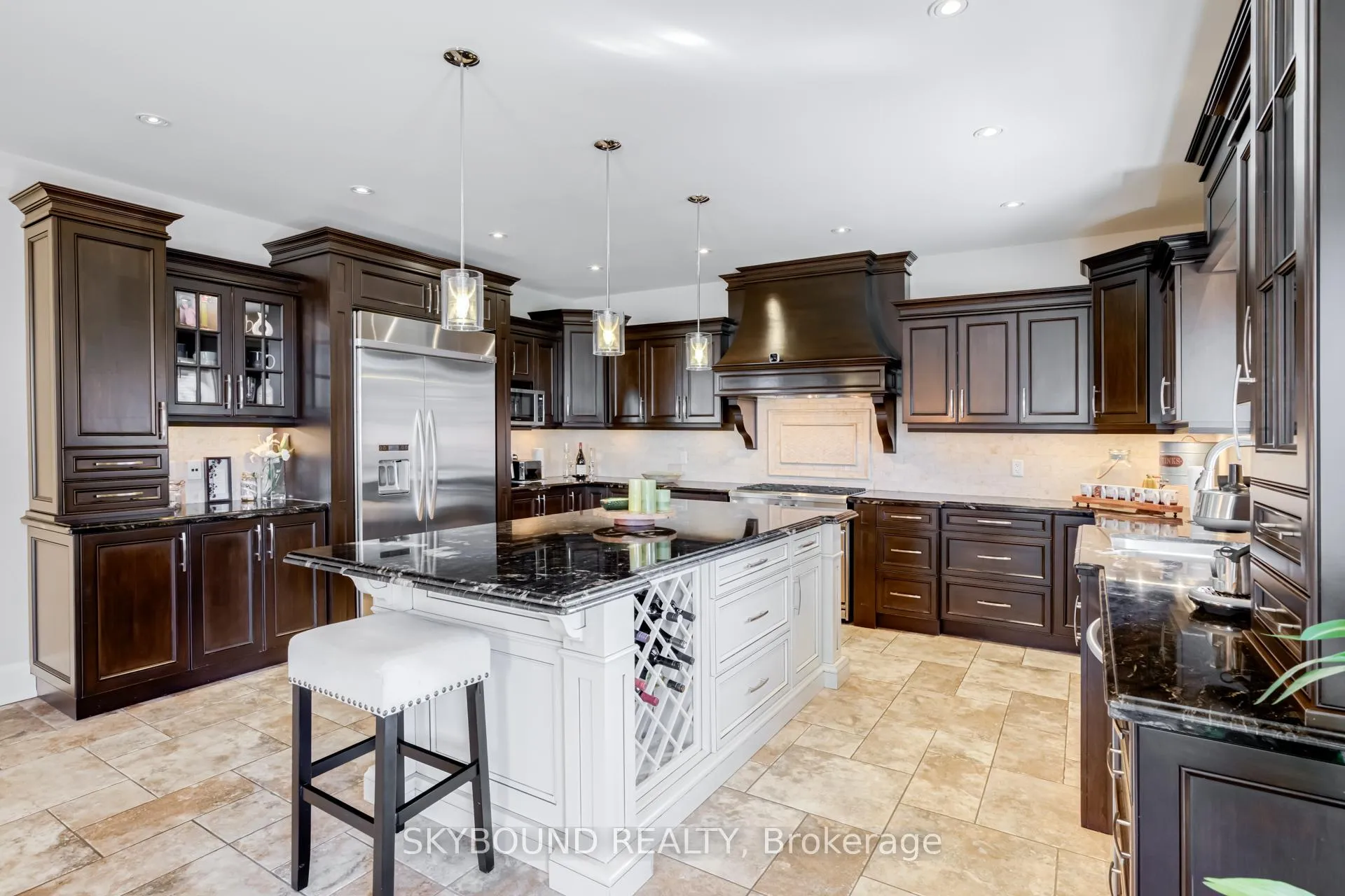 Photo 17 of 101 Seabreeze Crescent, Hamilton, Stoney Creek — HOMEH