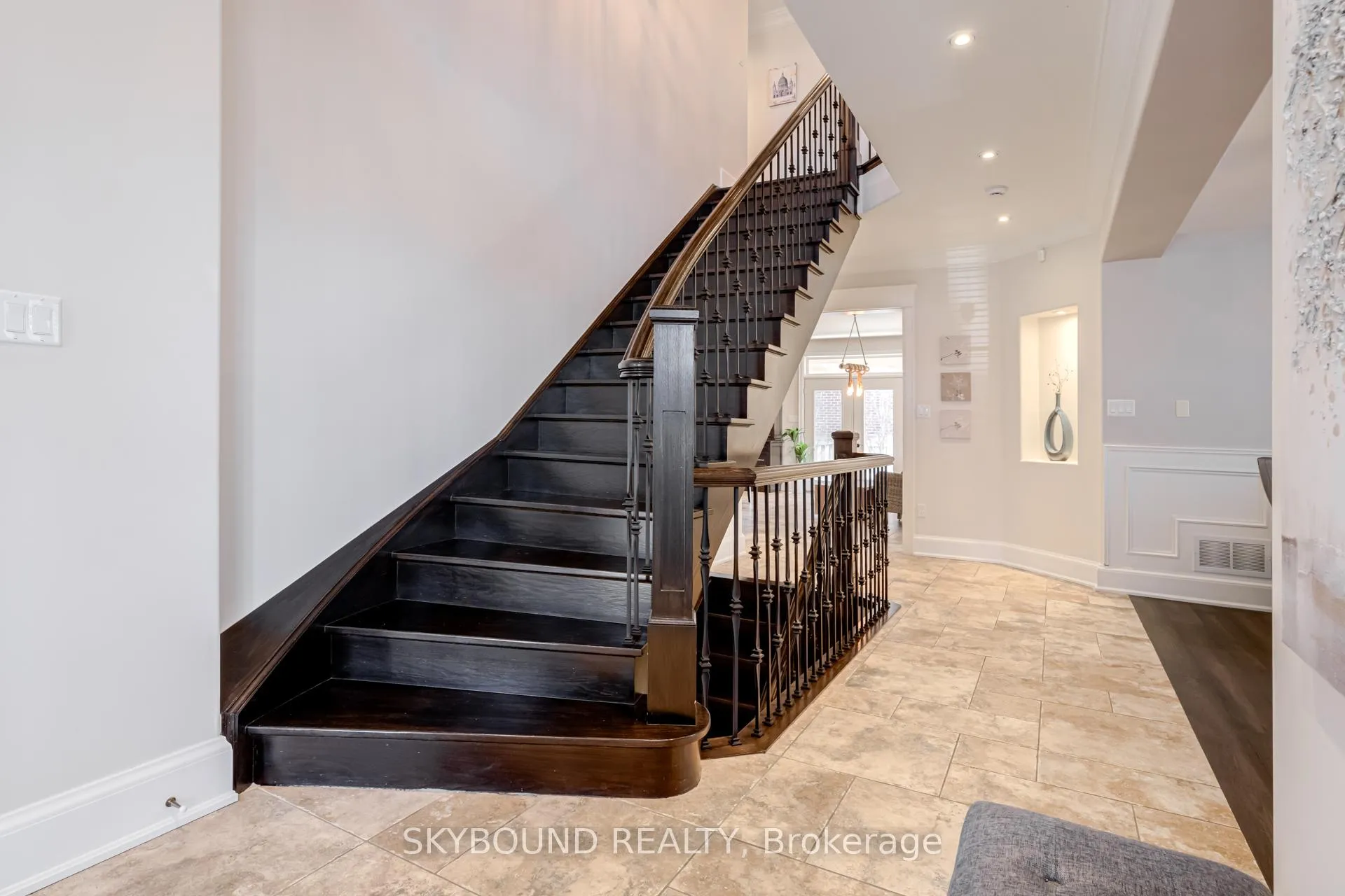 Photo 23 of 101 Seabreeze Crescent, Hamilton, Stoney Creek — HOMEH