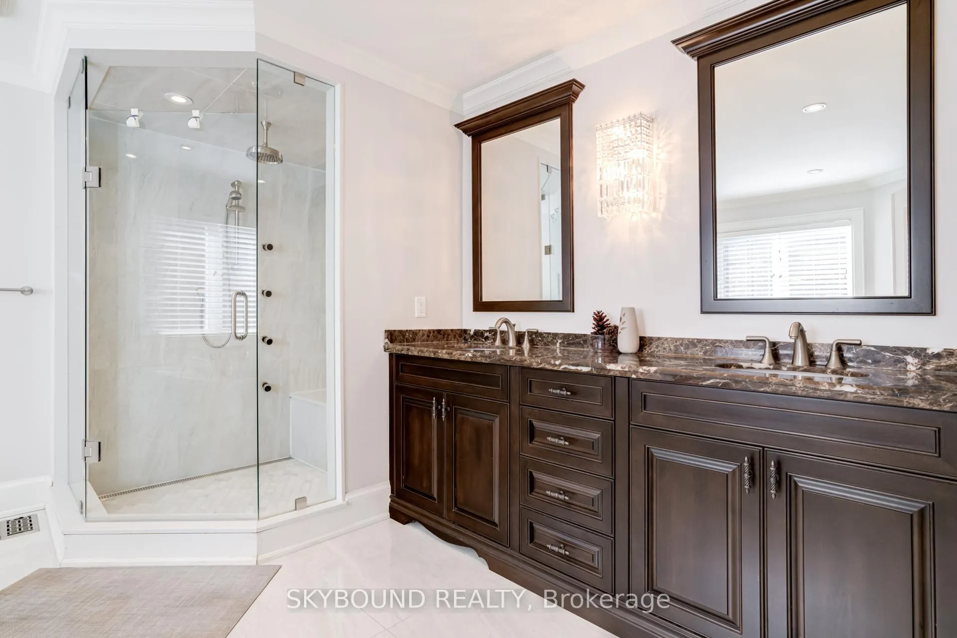 Photo 27 of 101 Seabreeze Crescent, Hamilton, Stoney Creek — HOMEH