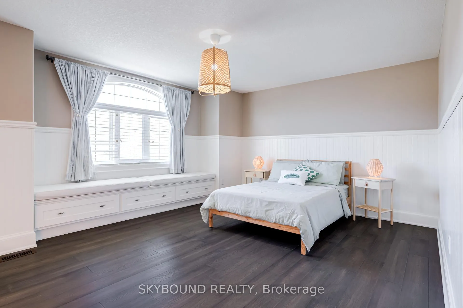 Photo 29 of 101 Seabreeze Crescent, Hamilton, Stoney Creek — HOMEH