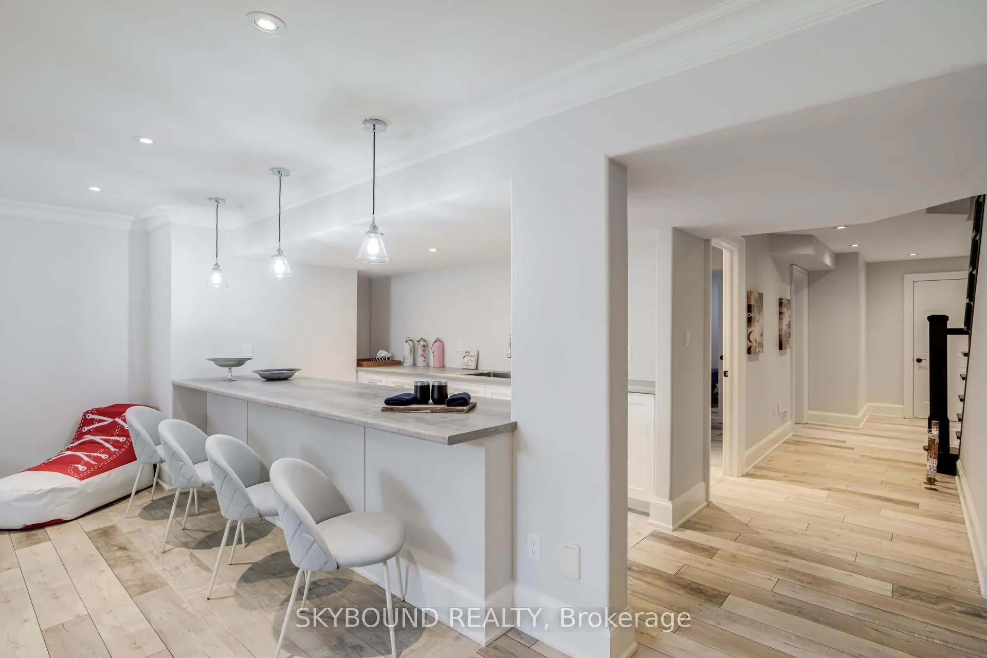 Photo 37 of 101 Seabreeze Crescent, Hamilton, Stoney Creek — HOMEH