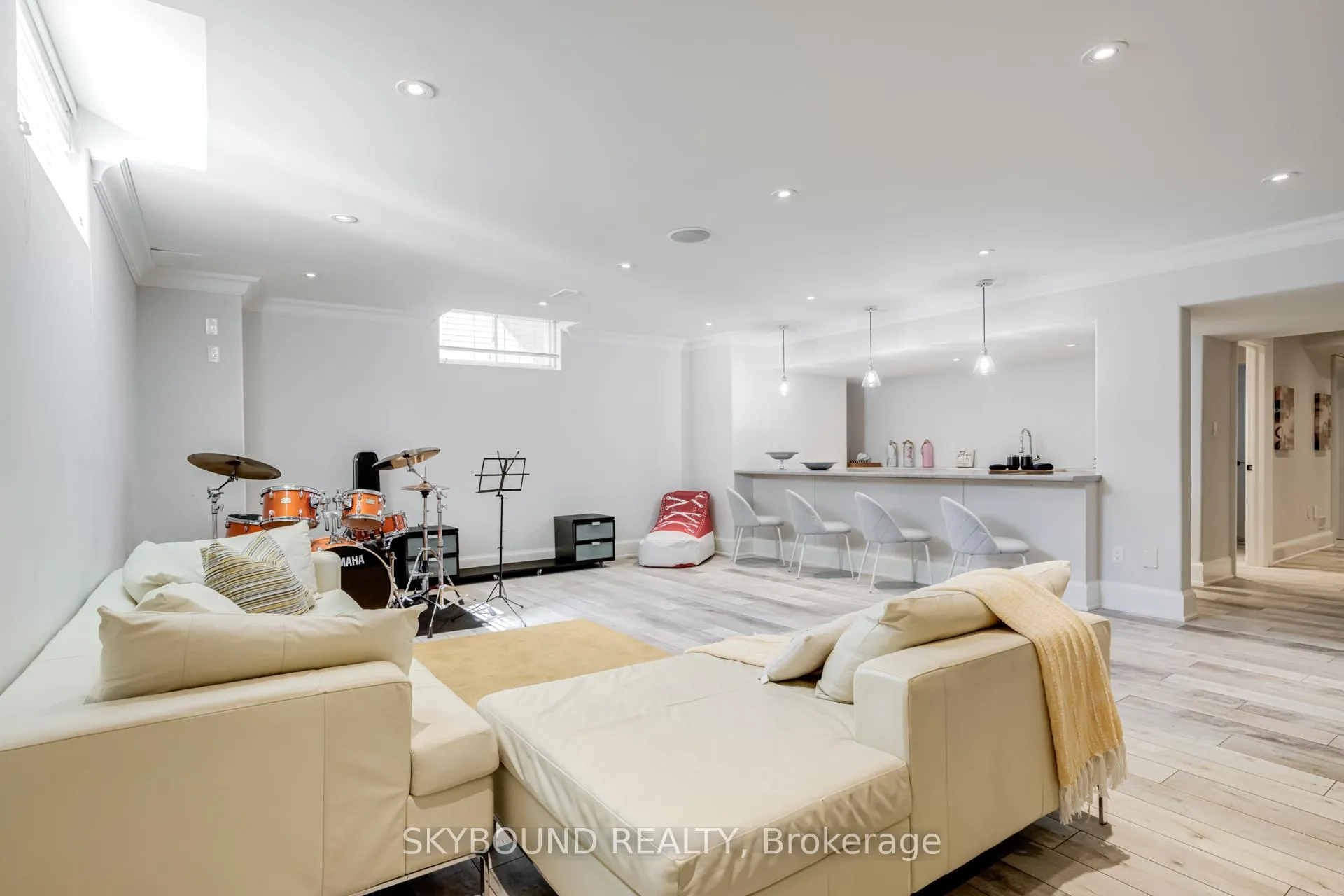 Photo 39 of 101 Seabreeze Crescent, Hamilton, Stoney Creek — HOMEH