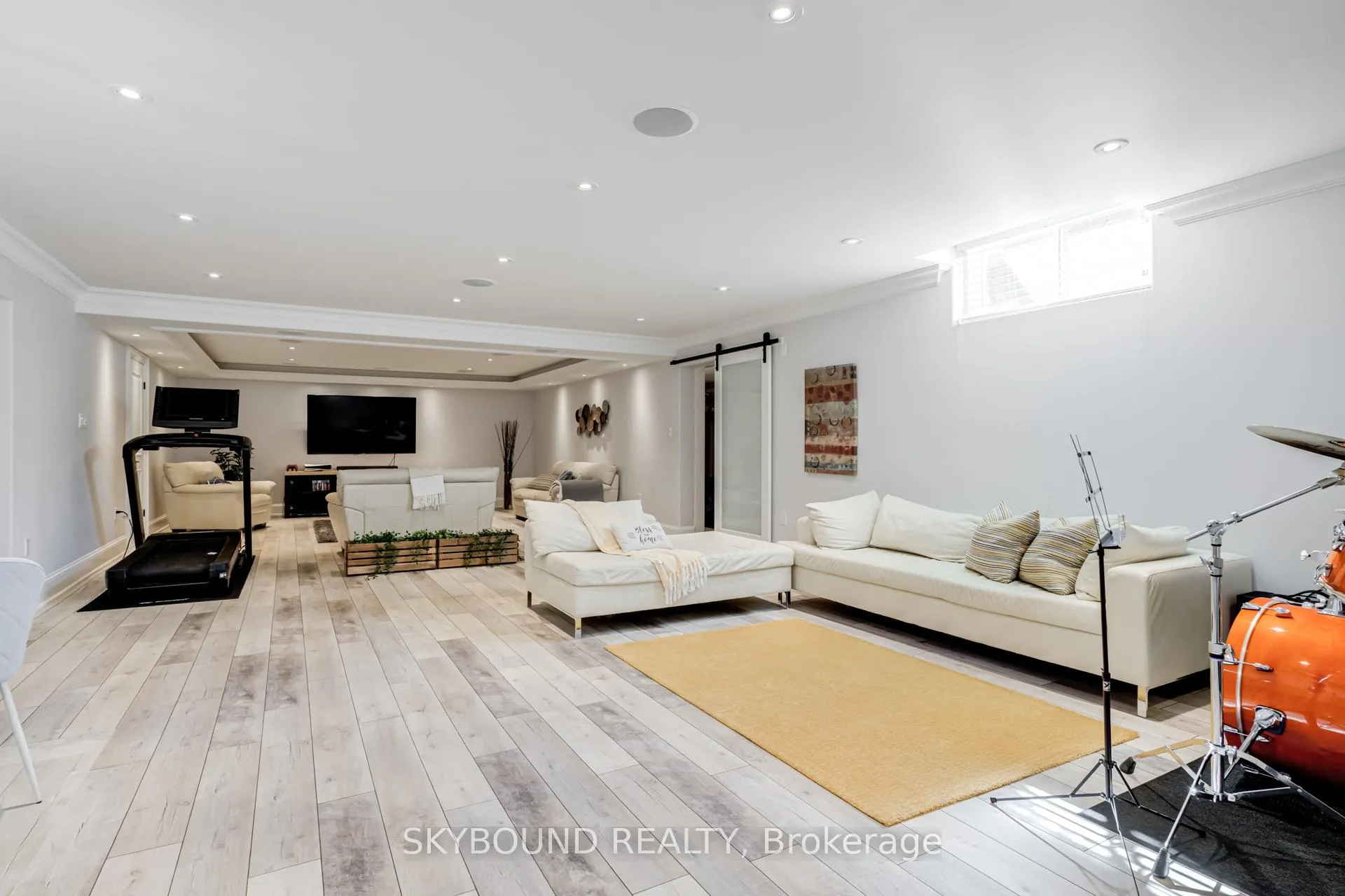 Photo 40 of 101 Seabreeze Crescent, Hamilton, Stoney Creek — HOMEH