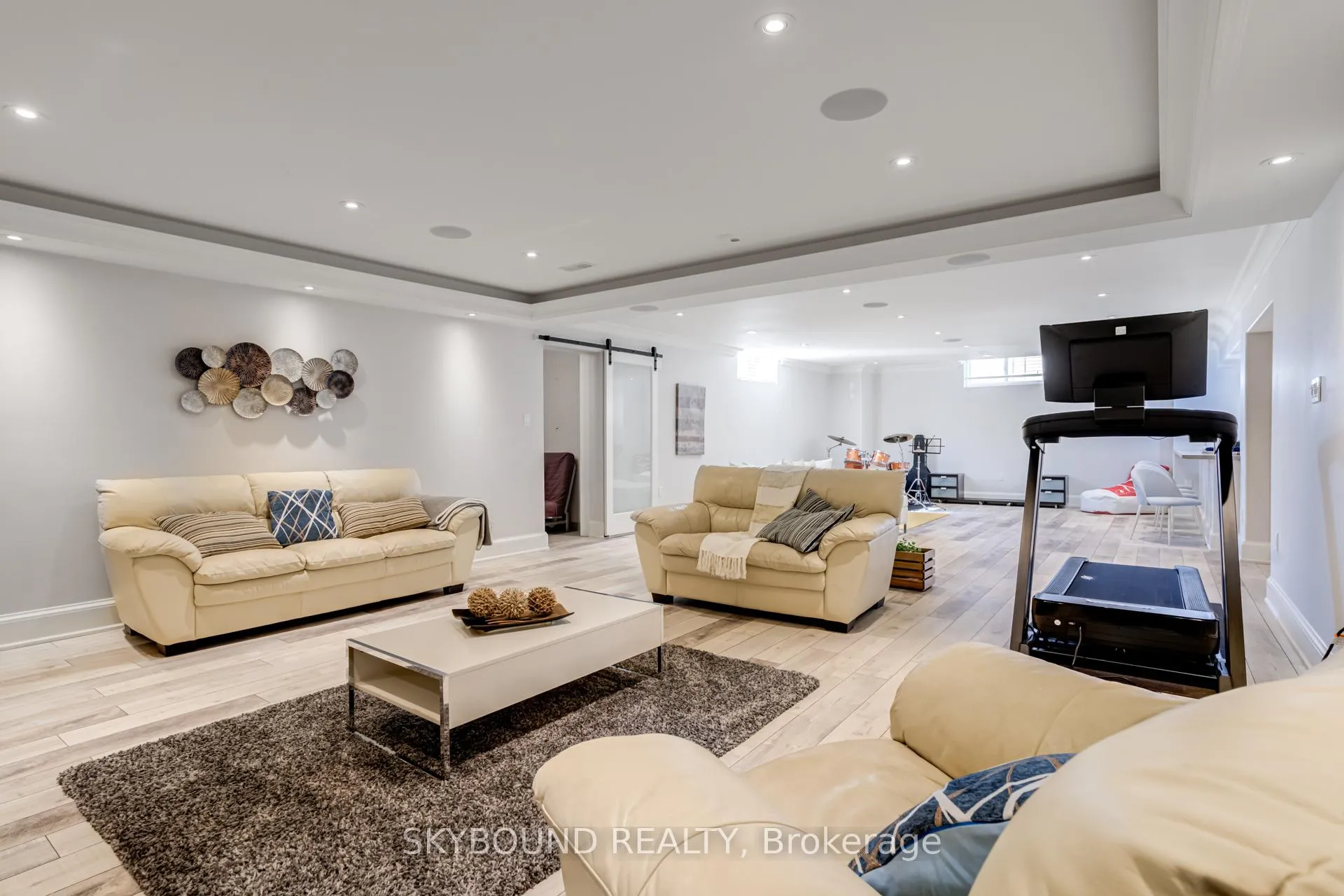 Photo 42 of 101 Seabreeze Crescent, Hamilton, Stoney Creek — HOMEH