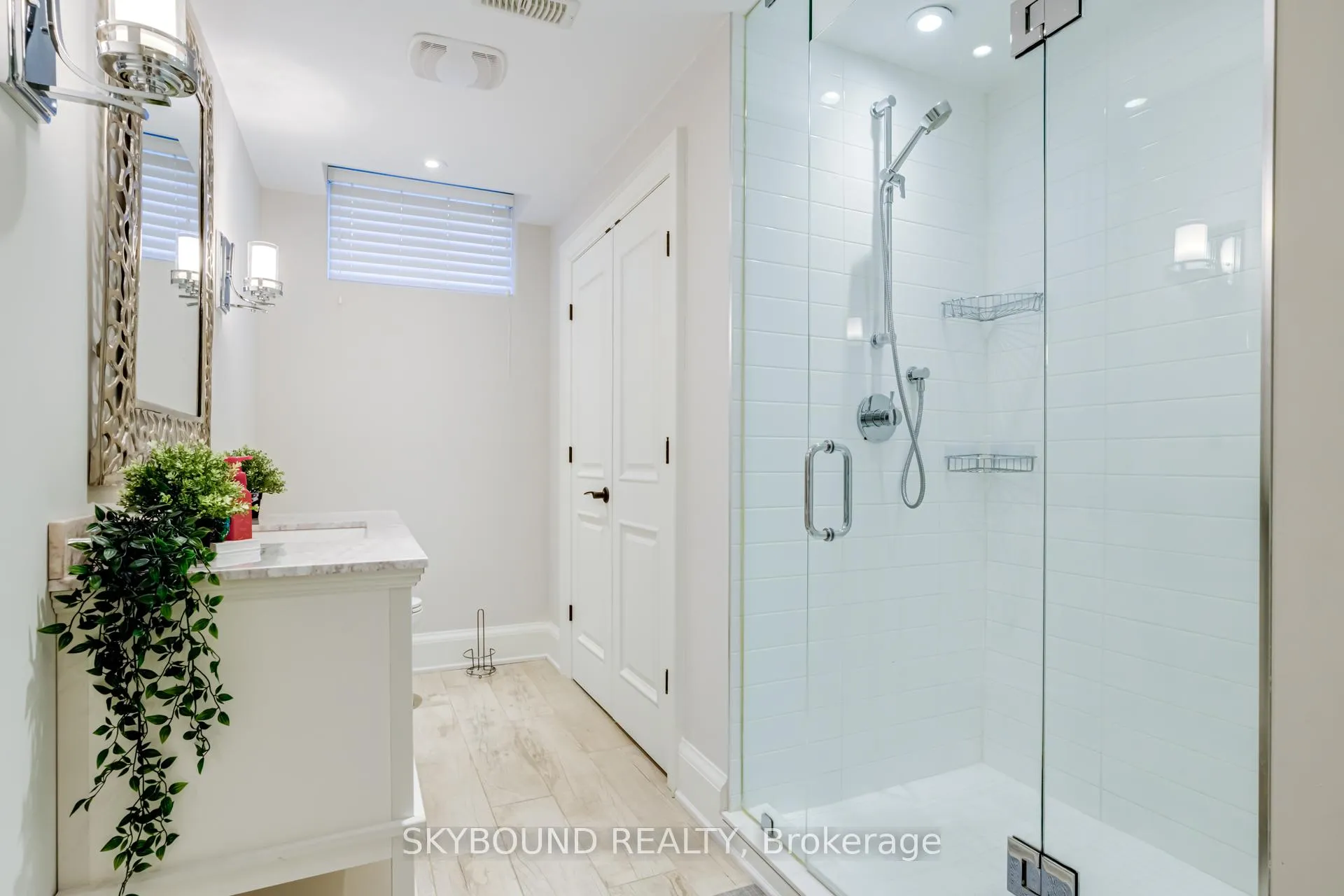 Photo 44 of 101 Seabreeze Crescent, Hamilton, Stoney Creek — HOMEH