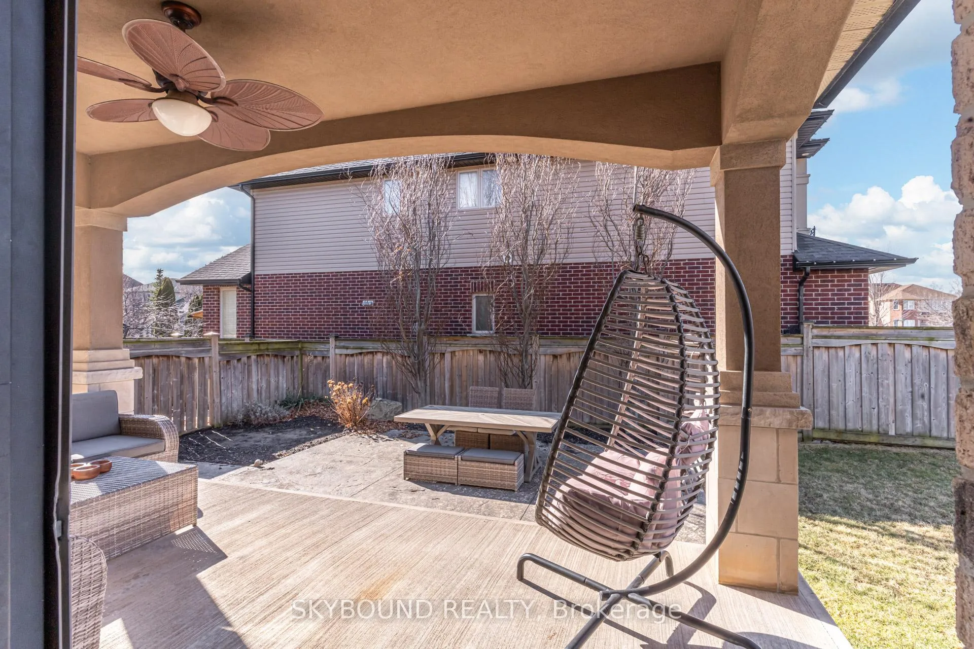 Photo 45 of 101 Seabreeze Crescent, Hamilton, Stoney Creek — HOMEH