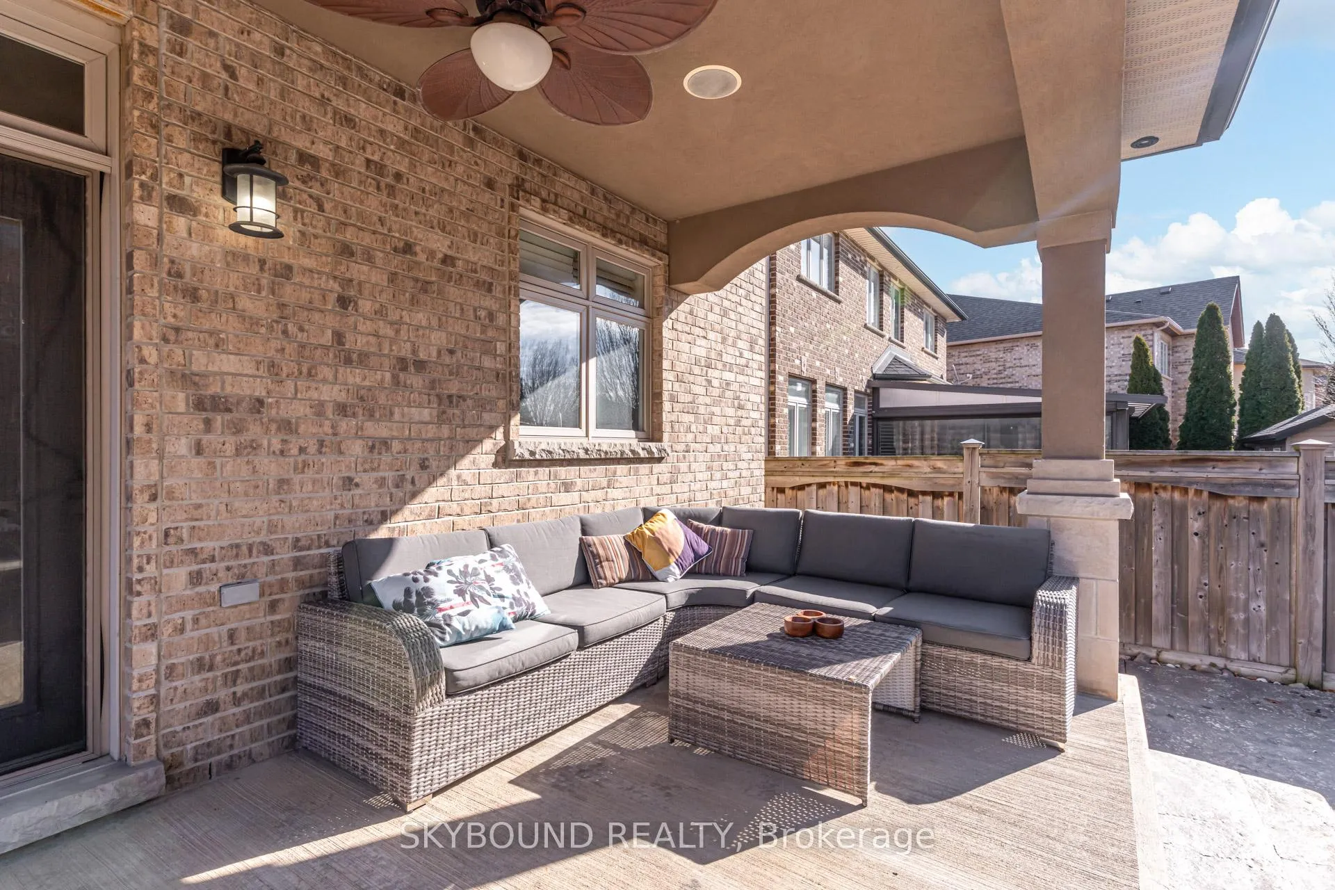 Photo 46 of 101 Seabreeze Crescent, Hamilton, Stoney Creek — HOMEH