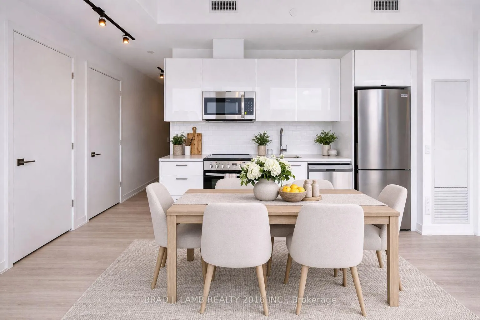 Photo 2 of Unit 1704, 284 King Street E, Toronto, Moss Park — HOMEH