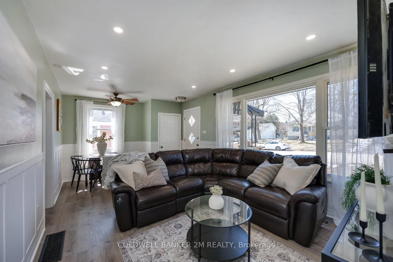 Photo 4 of 814 Downie Street, Peterborough, Northcrest Ward 5 — HOMEH