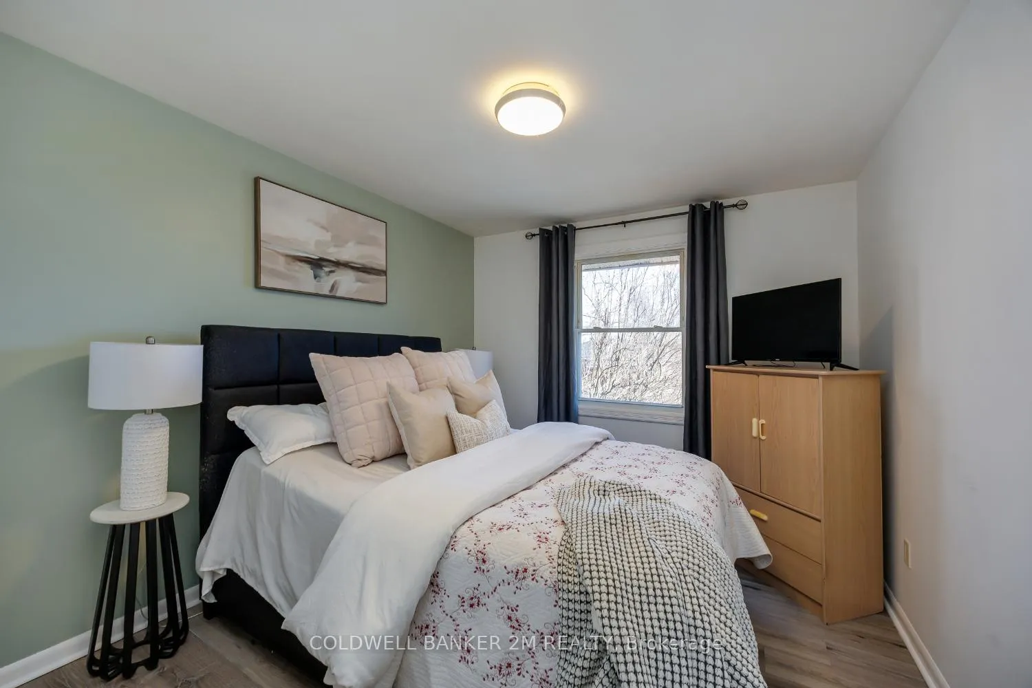 Photo 9 of 814 Downie Street, Peterborough, Northcrest Ward 5 — HOMEH