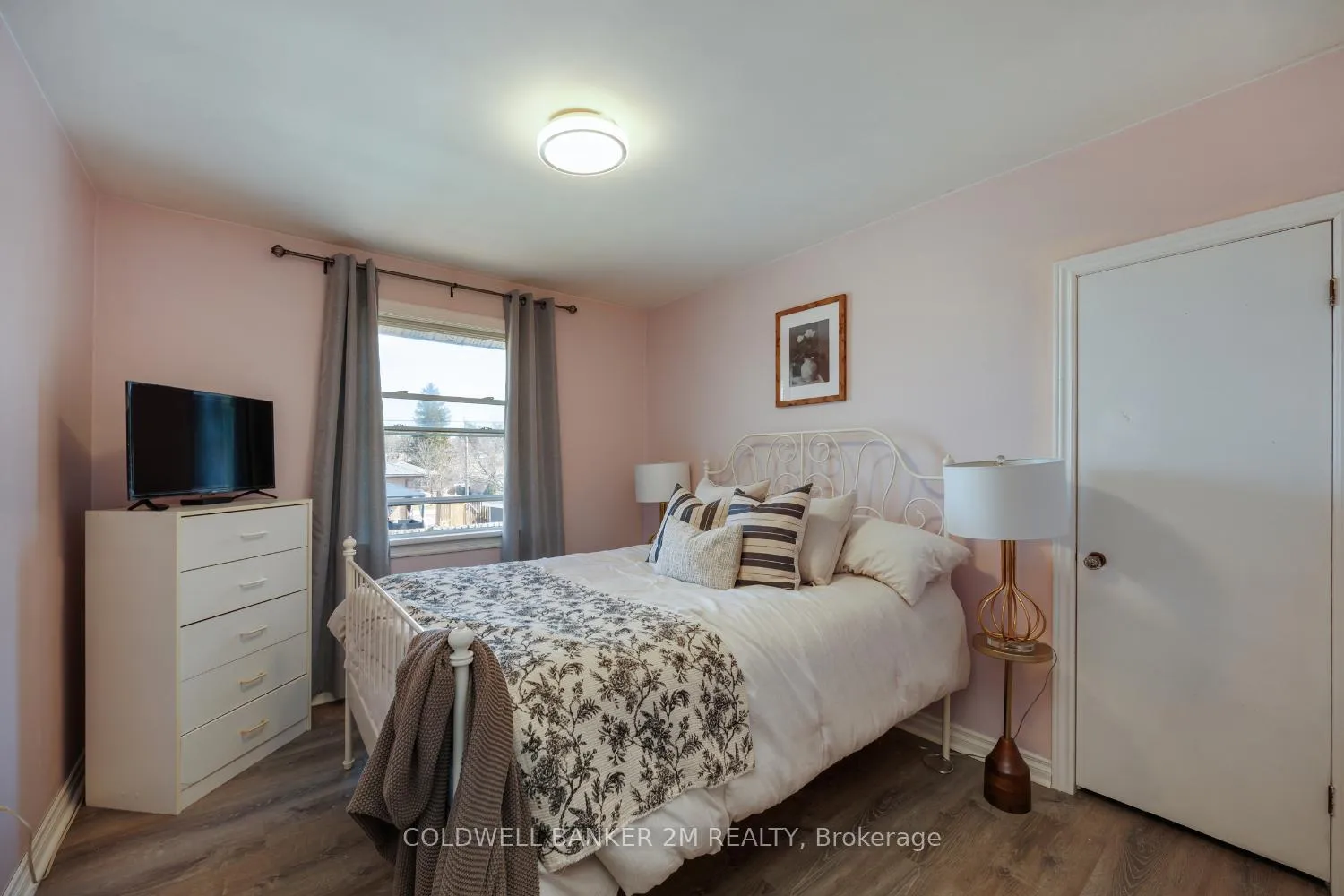 Photo 10 of 814 Downie Street, Peterborough, Northcrest Ward 5 — HOMEH