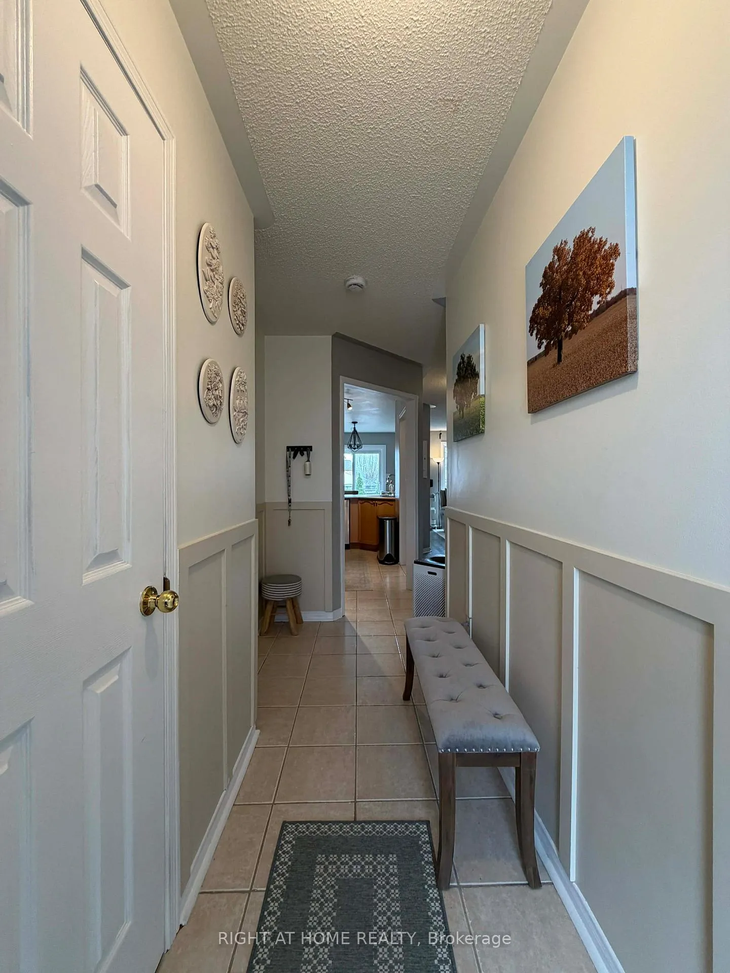 Photo 3 of 63 Candlebrook Drive S, Whitby, Pringle Creek — HOMEH