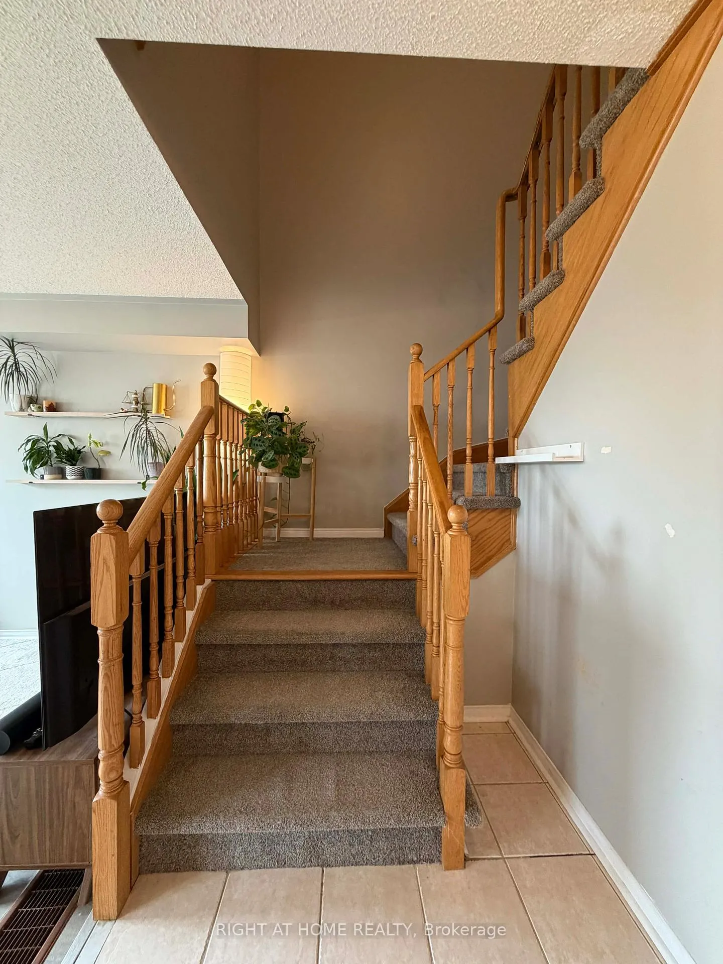 Photo 12 of 63 Candlebrook Drive S, Whitby, Pringle Creek — HOMEH