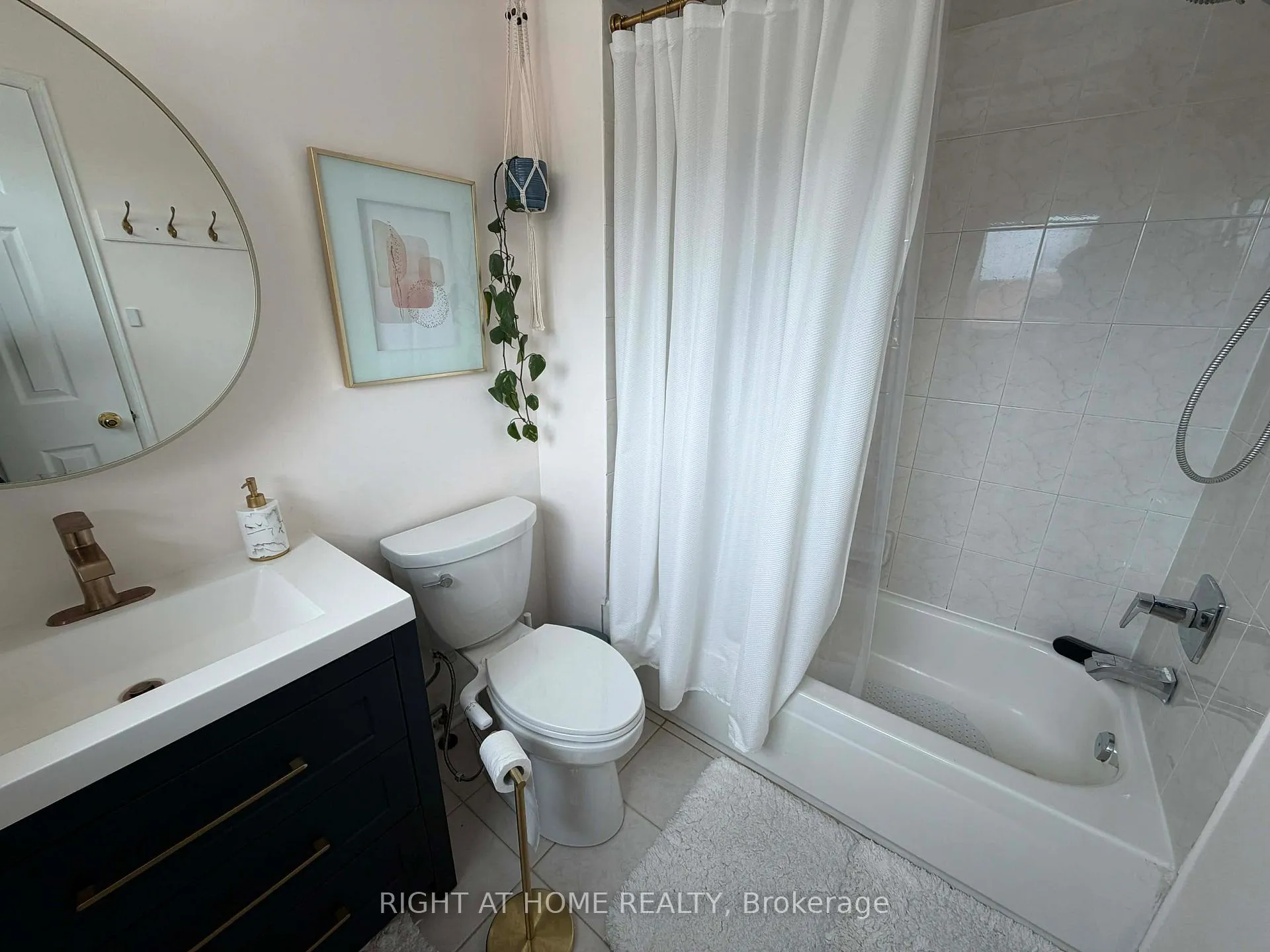 Photo 20 of 63 Candlebrook Drive S, Whitby, Pringle Creek — HOMEH
