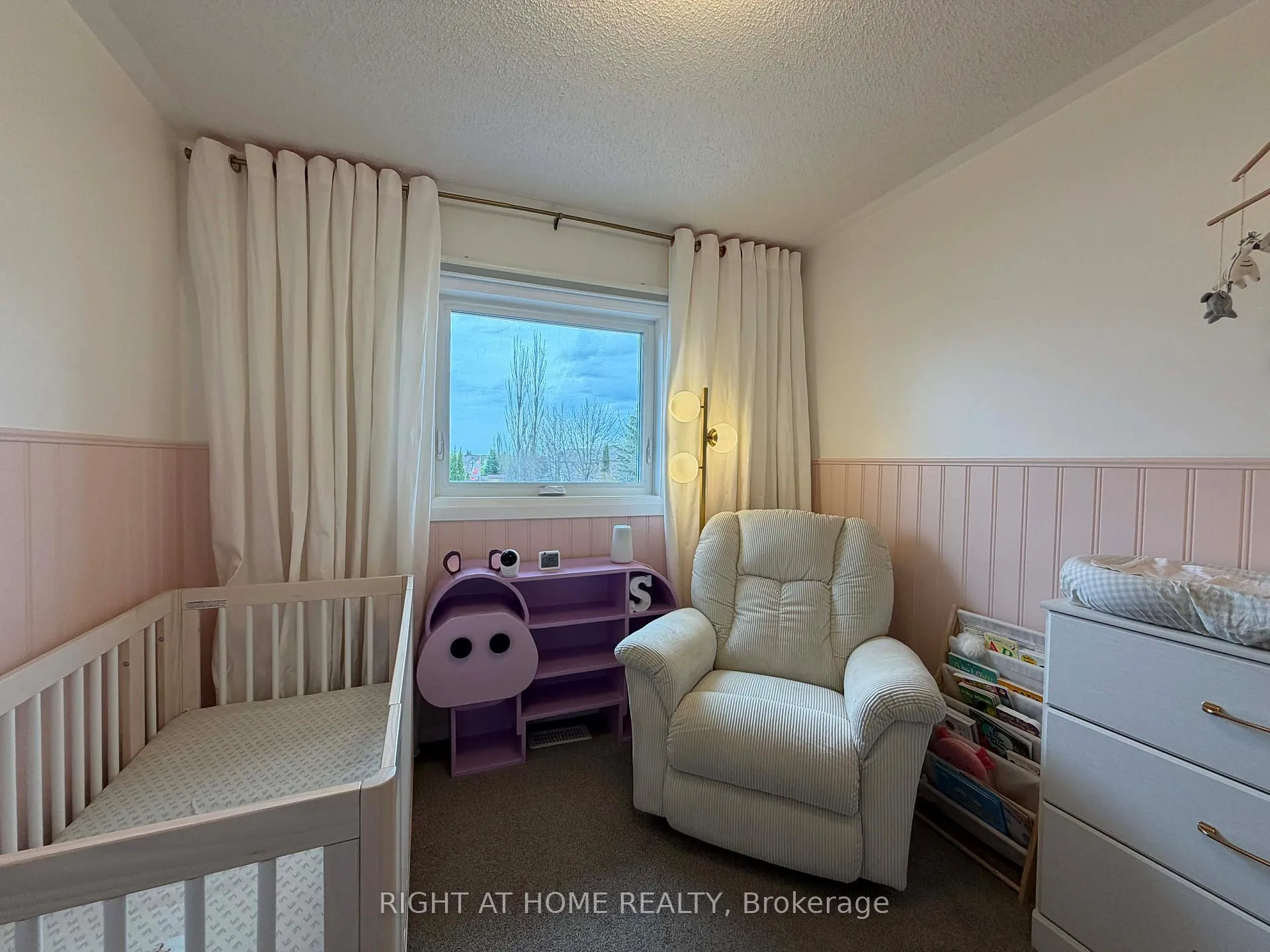 Photo 23 of 63 Candlebrook Drive S, Whitby, Pringle Creek — HOMEH