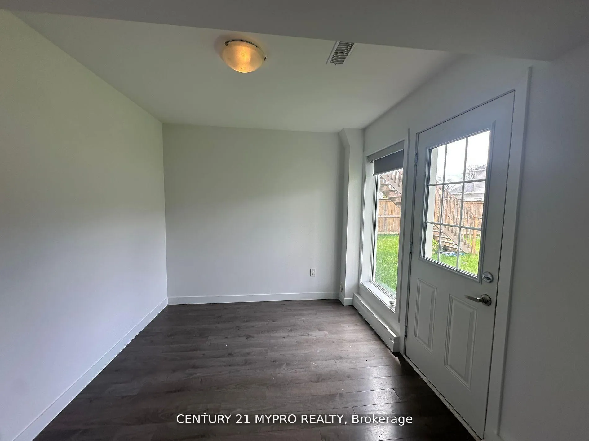 Photo 32 of 27 Denistoun Street, Welland, Broadway — HOMEH