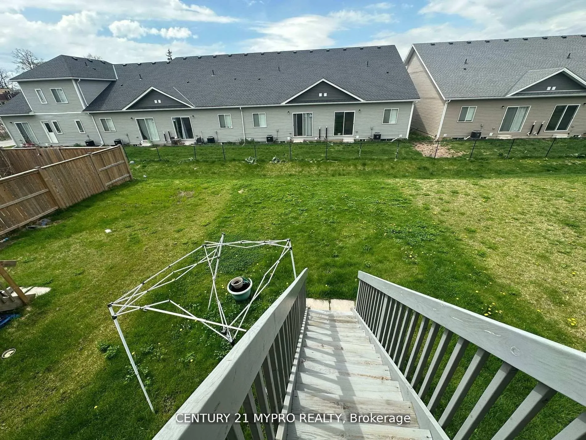 Photo 34 of 27 Denistoun Street, Welland, Broadway — HOMEH