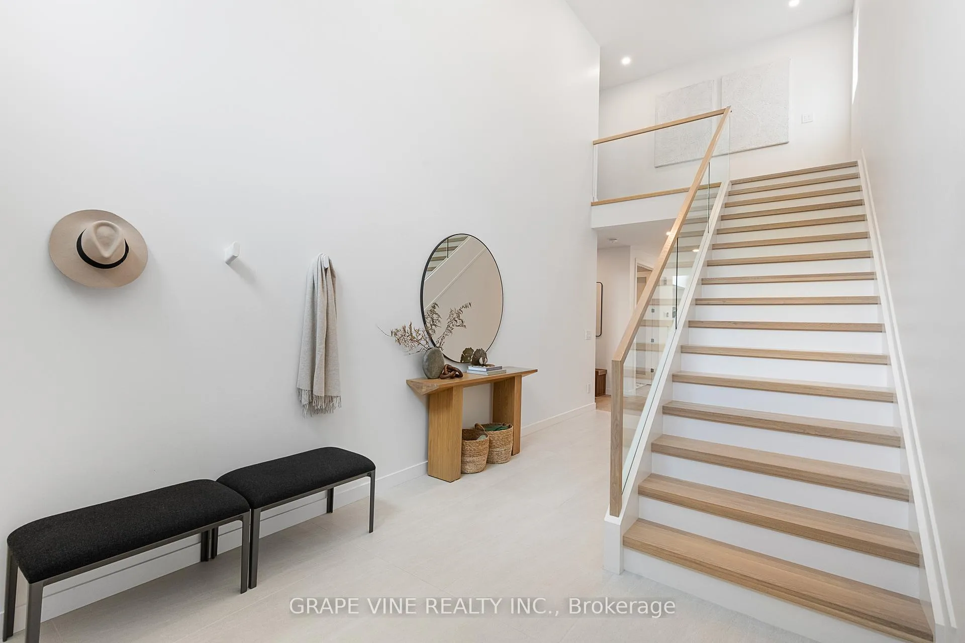 Photo 6 of 1108a Falaise Road, Ottawa, Borden Farm/Stewart Farm/Carleton Heights/Parkwood Hills — HOMEH
