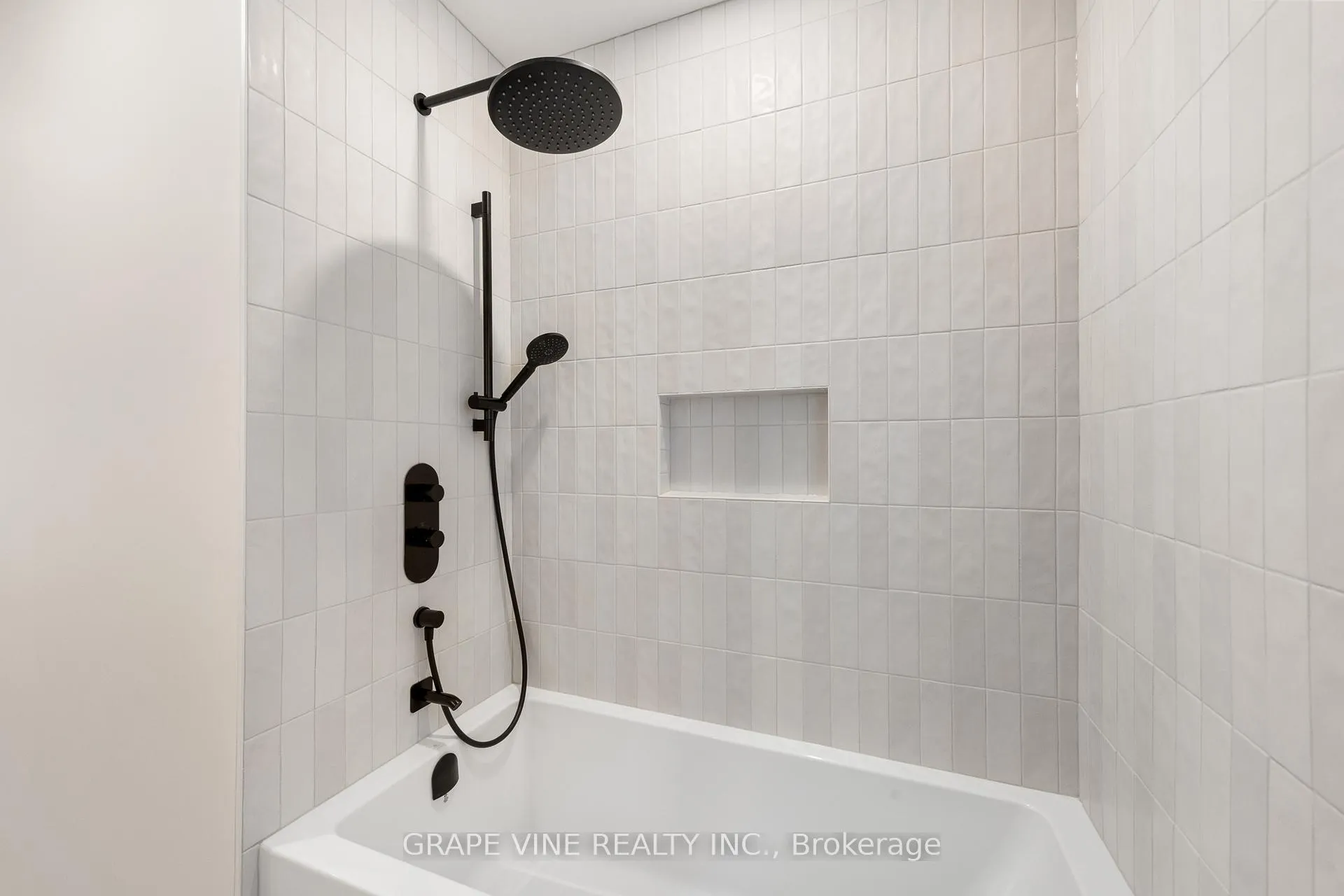 Photo 31 of 1108a Falaise Road, Ottawa, Borden Farm/Stewart Farm/Carleton Heights/Parkwood Hills — HOMEH