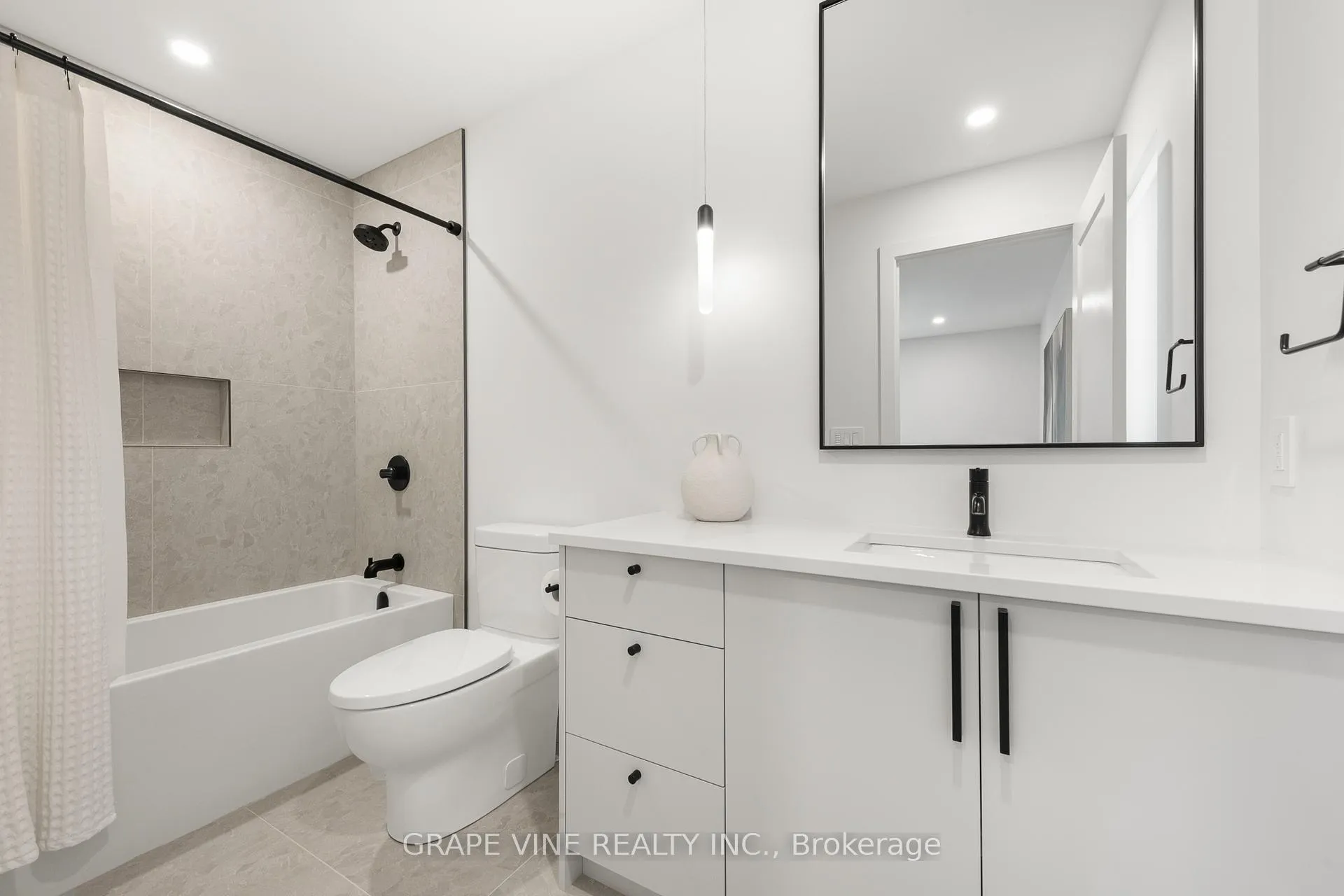 Photo 37 of 1108a Falaise Road, Ottawa, Borden Farm/Stewart Farm/Carleton Heights/Parkwood Hills — HOMEH