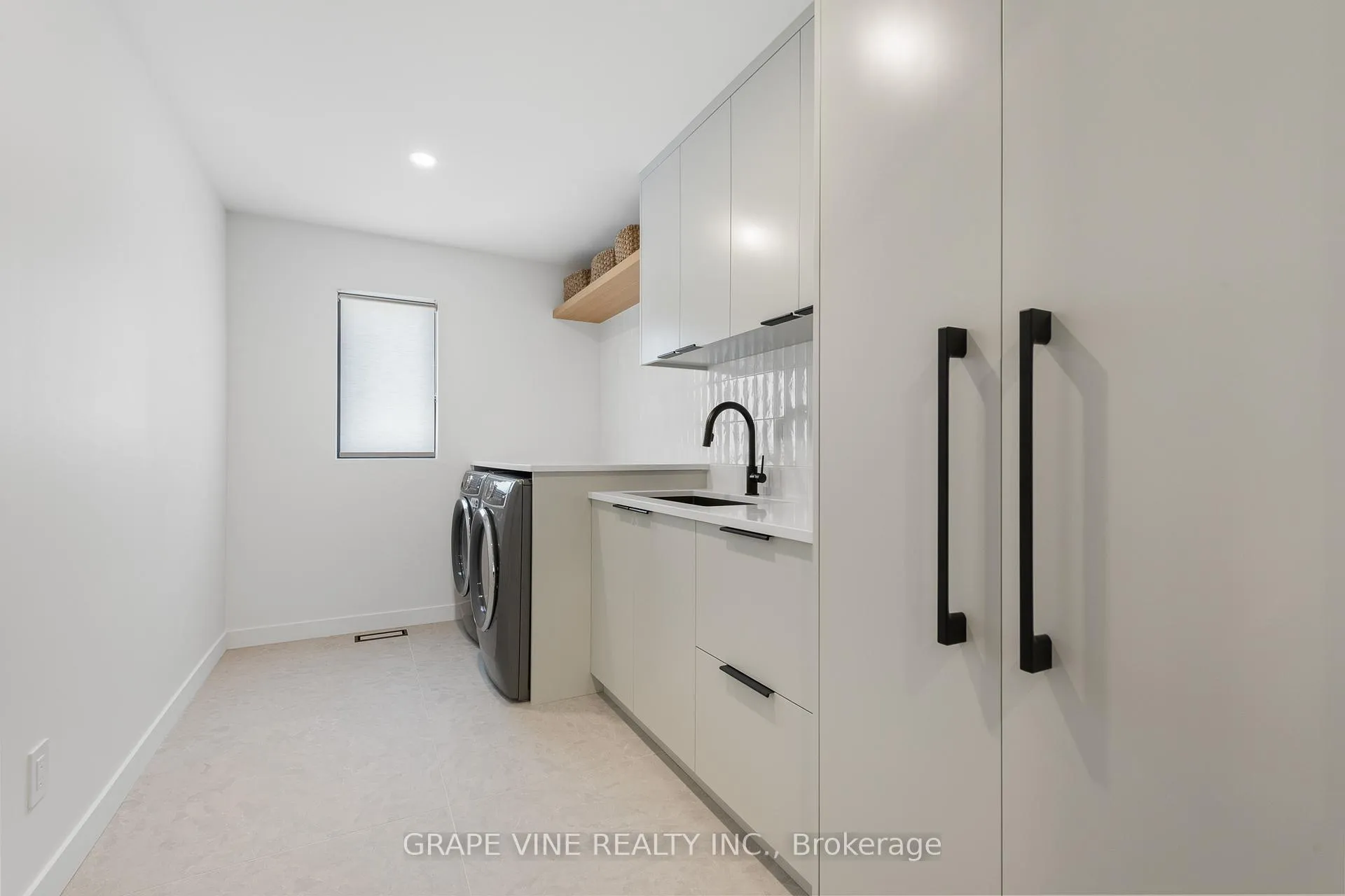 Photo 38 of 1108a Falaise Road, Ottawa, Borden Farm/Stewart Farm/Carleton Heights/Parkwood Hills — HOMEH