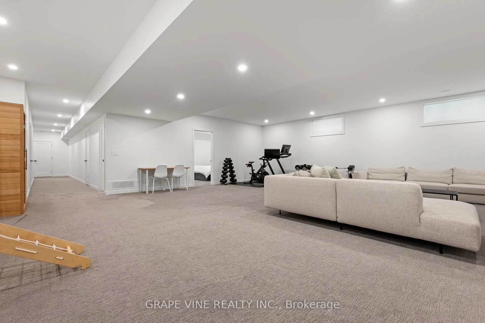 Photo 41 of 1108a Falaise Road, Ottawa, Borden Farm/Stewart Farm/Carleton Heights/Parkwood Hills — HOMEH