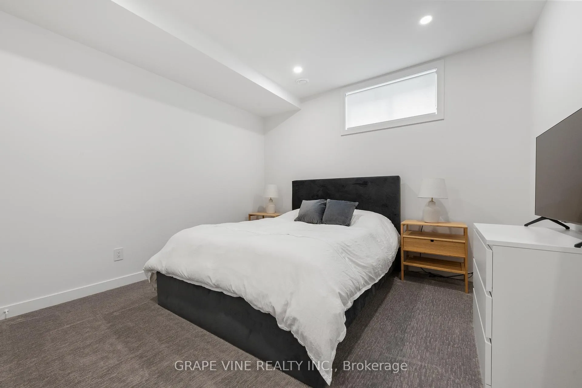 Photo 42 of 1108a Falaise Road, Ottawa, Borden Farm/Stewart Farm/Carleton Heights/Parkwood Hills — HOMEH