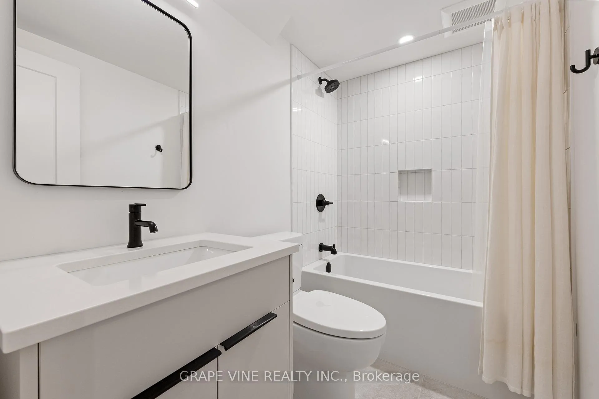 Photo 43 of 1108a Falaise Road, Ottawa, Borden Farm/Stewart Farm/Carleton Heights/Parkwood Hills — HOMEH